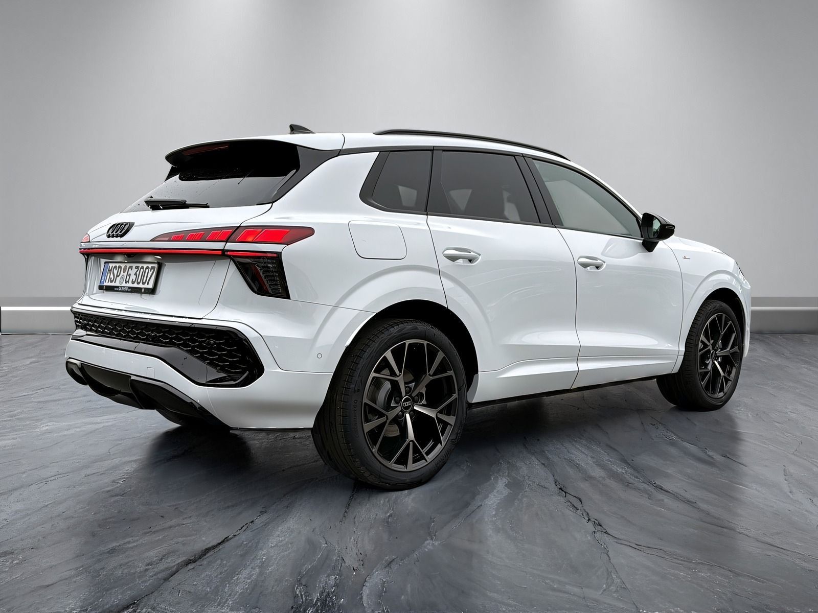 Audi Q3 TDI TECH PLUS+AHK+SHZ+KAMERA+NAVI+S-LINE+