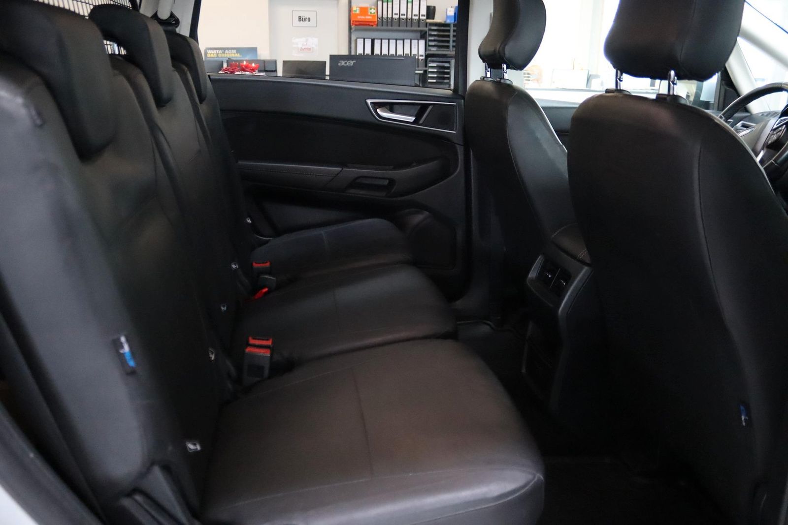 Ford S-MAX 2.0 EcoBlue Business - Samsaru's Car Outlet