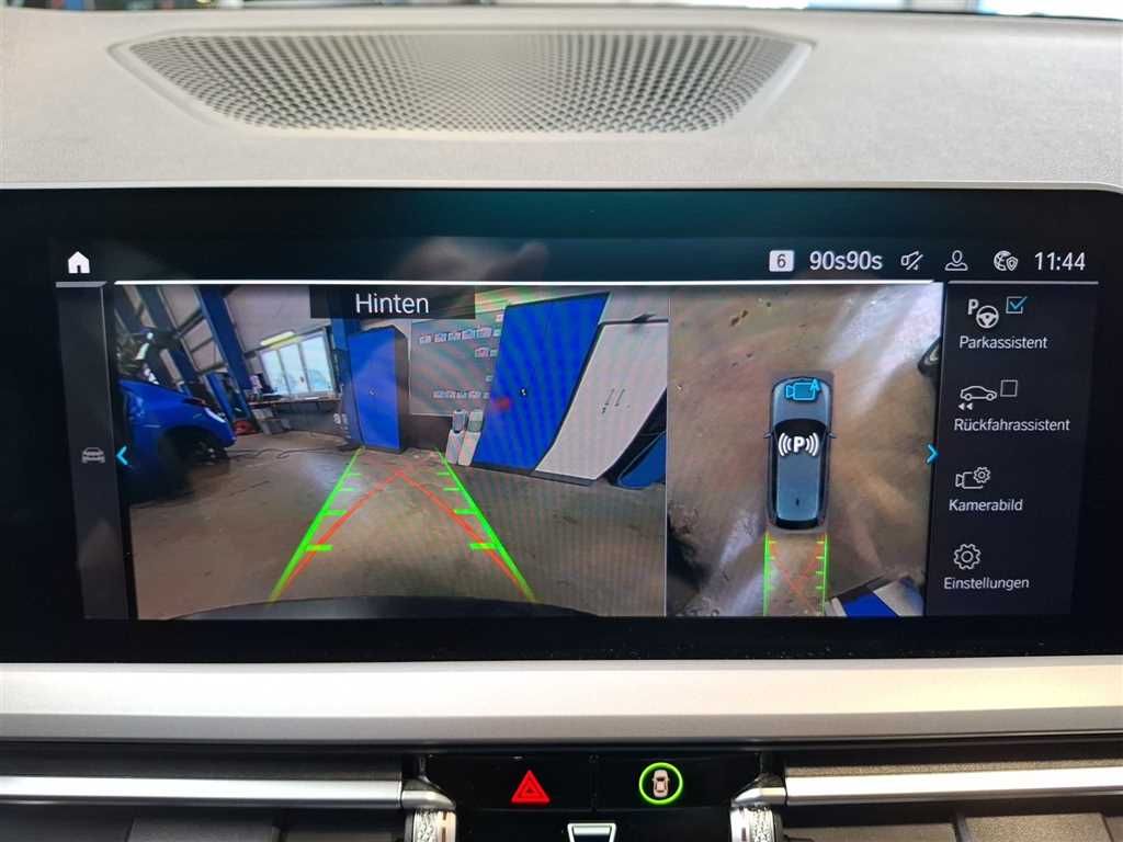 BMW 330e Touring Advantage Steptronic - Samsaru's Car Outlet