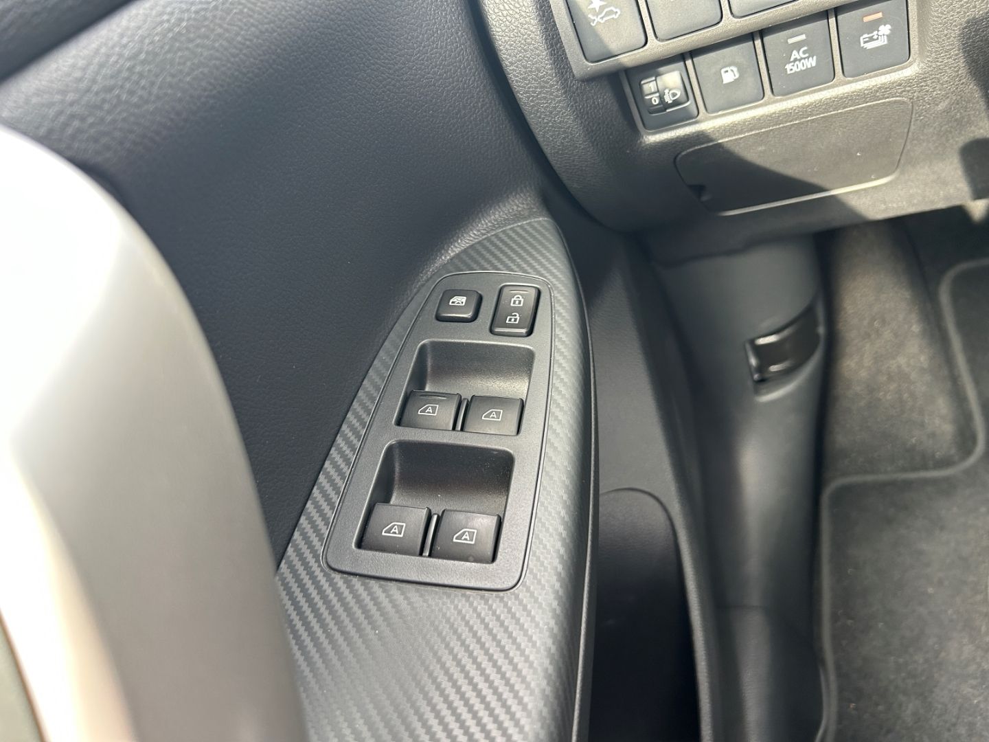 Mitsubishi Eclipse Cross PHEV Plus Select  4WD 2.4 Navi, So