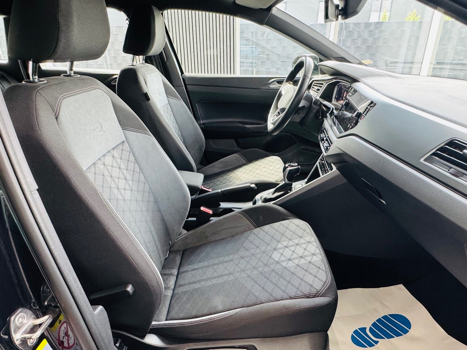 Volkswagen Taigo R-Line 1.5 TSI - Samsaru's Car Outlet