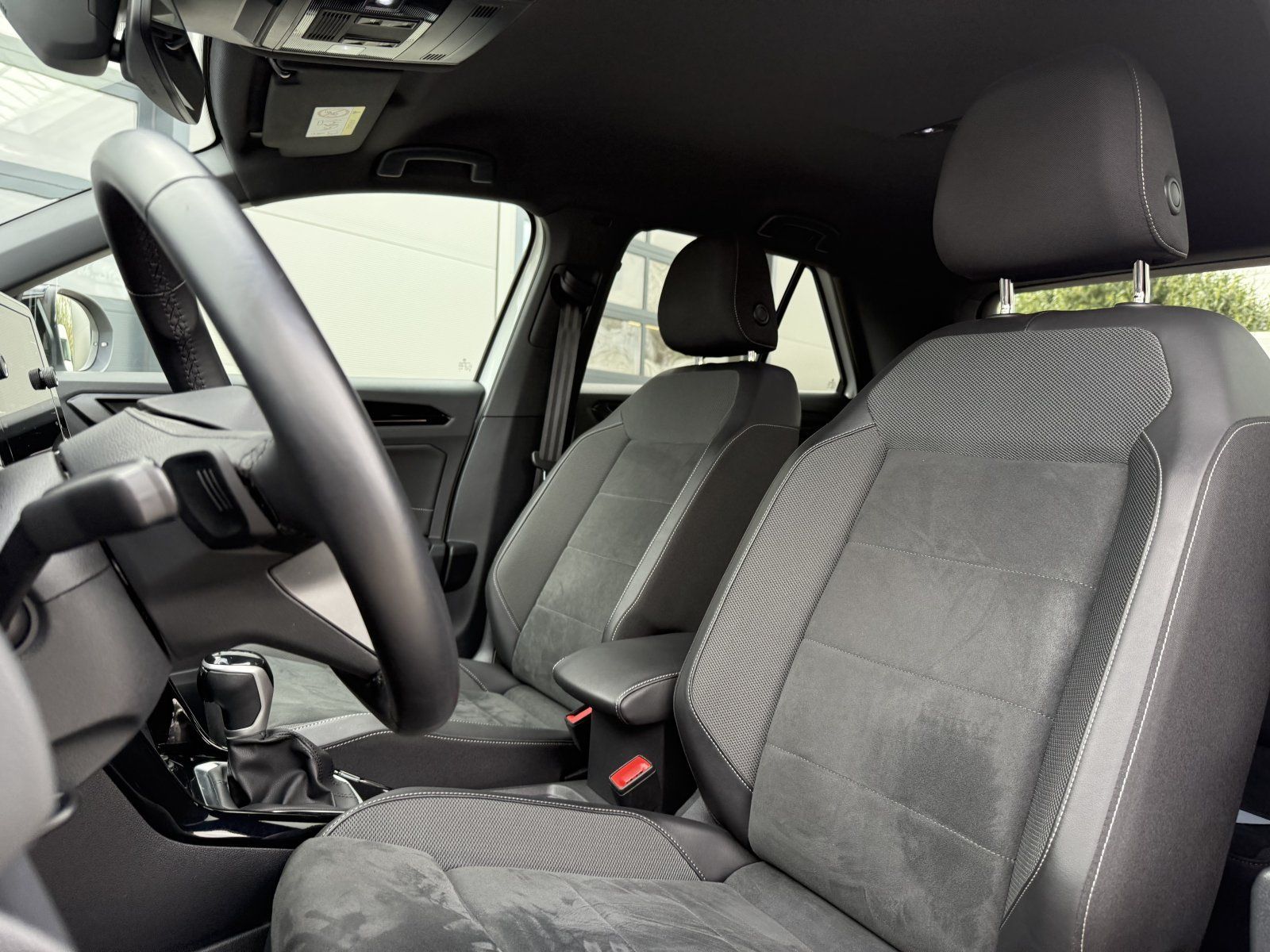 Volkswagen T-Roc 2.0 TDI R-Line - Samsaru's Car Outlet