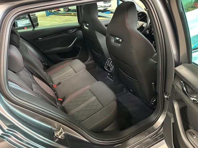 Skoda Octavia Combi RS - Samsaru's Car Outlet