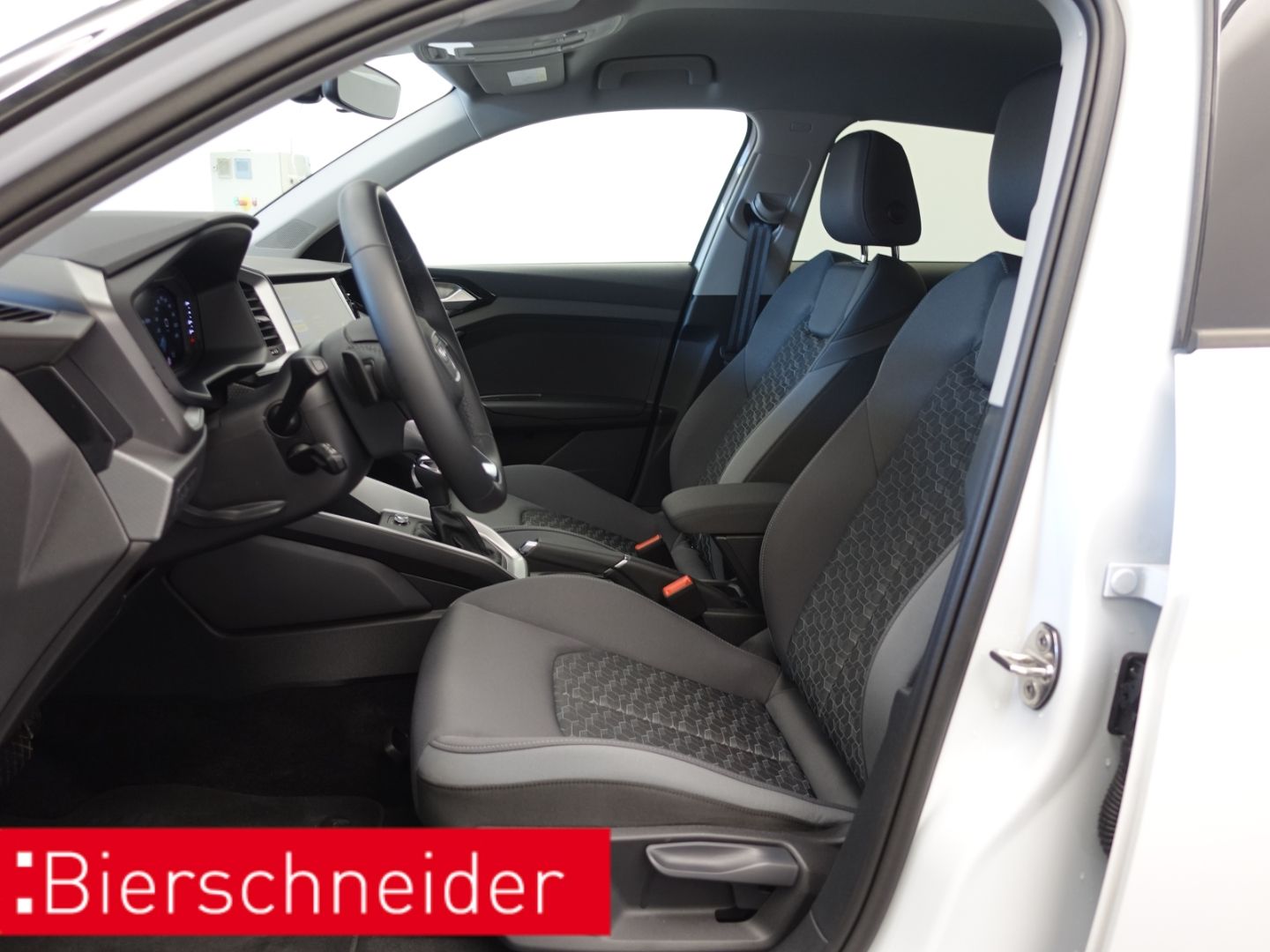 Audi A1 Sportback 25 TFSI S tronic line - Samsaru's Car Outlet