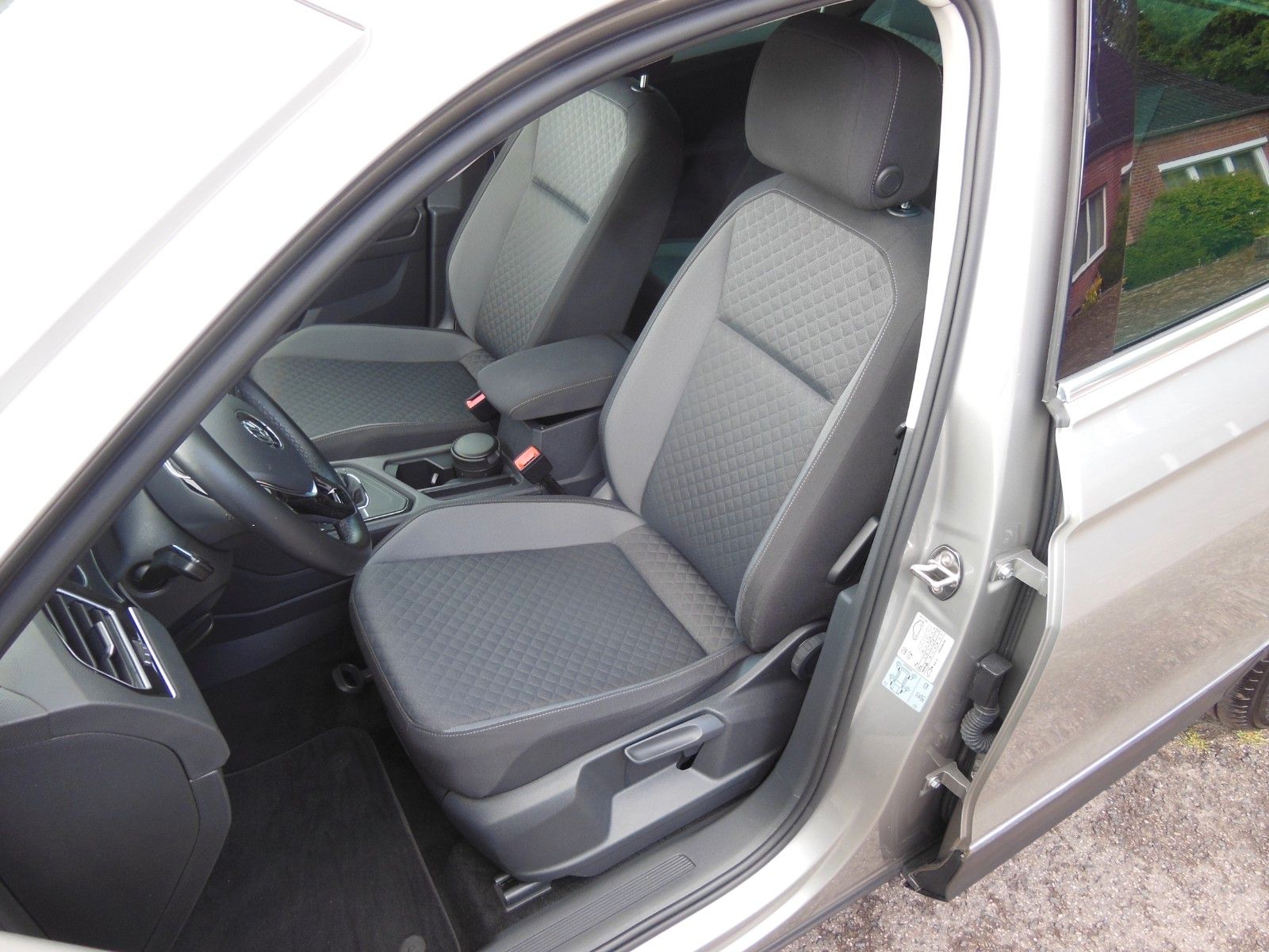 Volkswagen Tiguan Comfortline 1.5 TSI - Samsaru's Car Outlet
