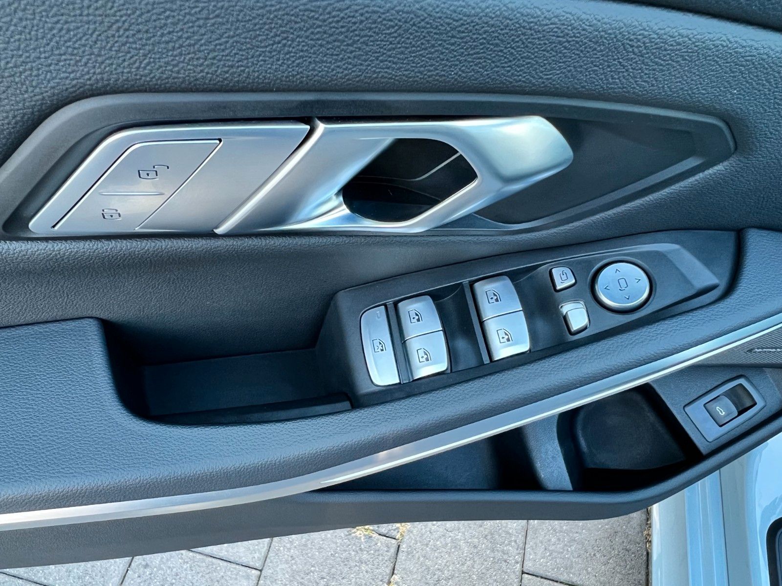 BMW 320d xDrive M Sport*360°HUD*Pano*HK*Standhzg*ACC