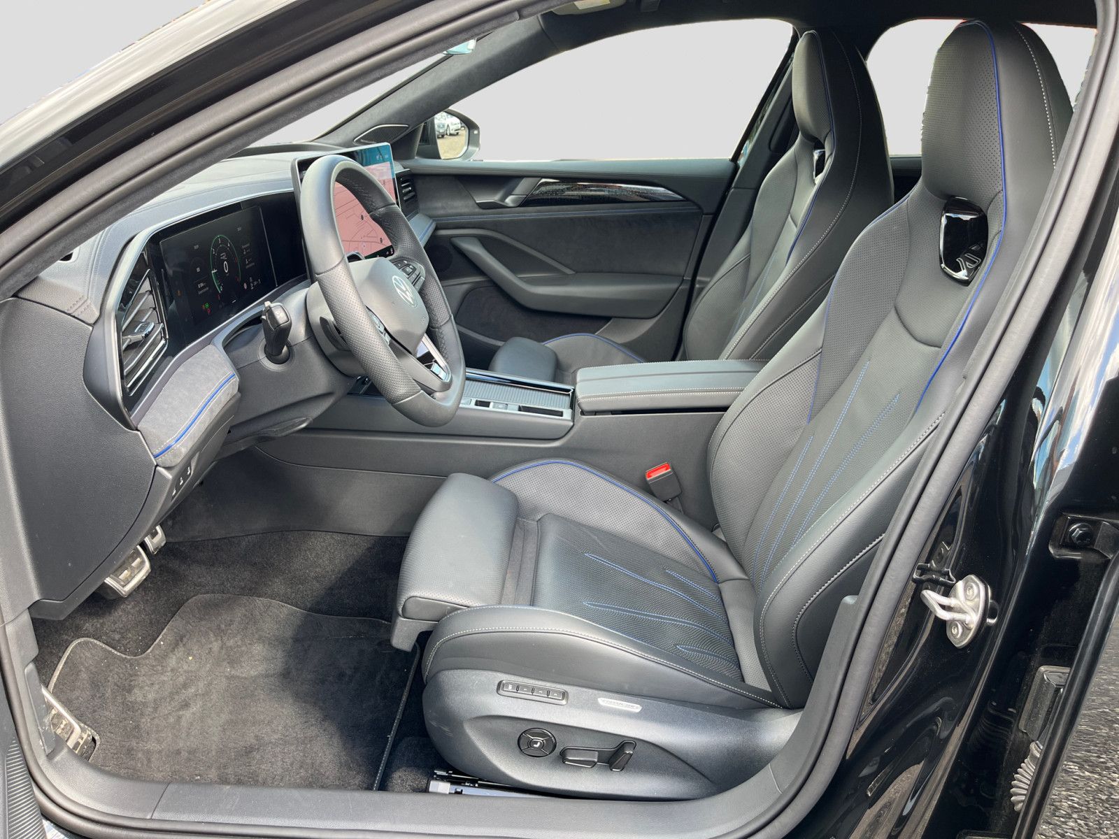 Volkswagen Passat Variant 2.0TDI DSG 4M R-Line Matrix DCC
