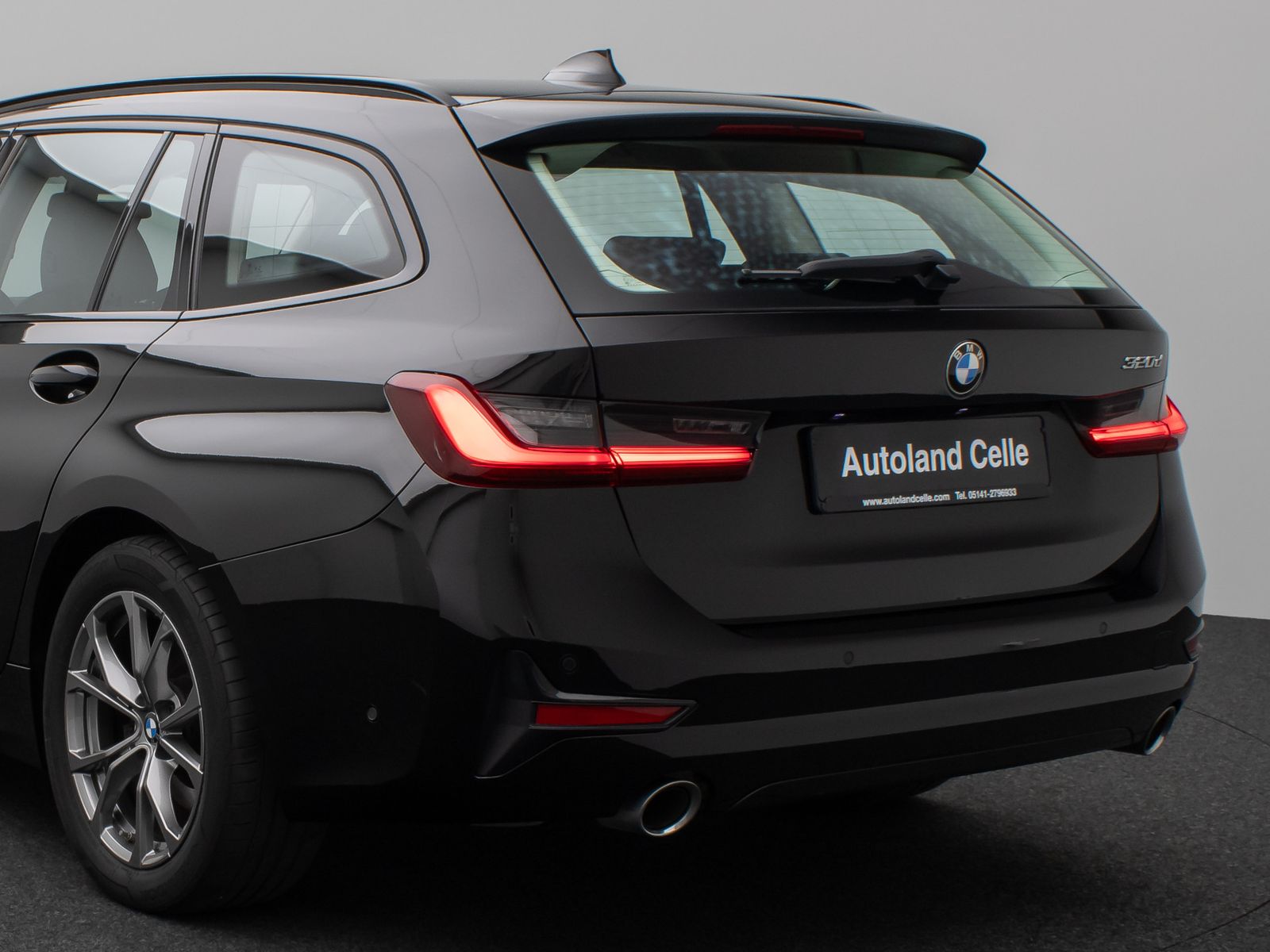BMW 320d SportLine - Samsaru's Car Outlet