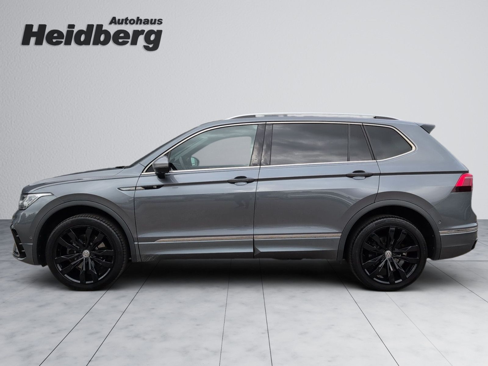 Volkswagen Tiguan Allspace R-LINE AHK-schw LEDER 20" 360°