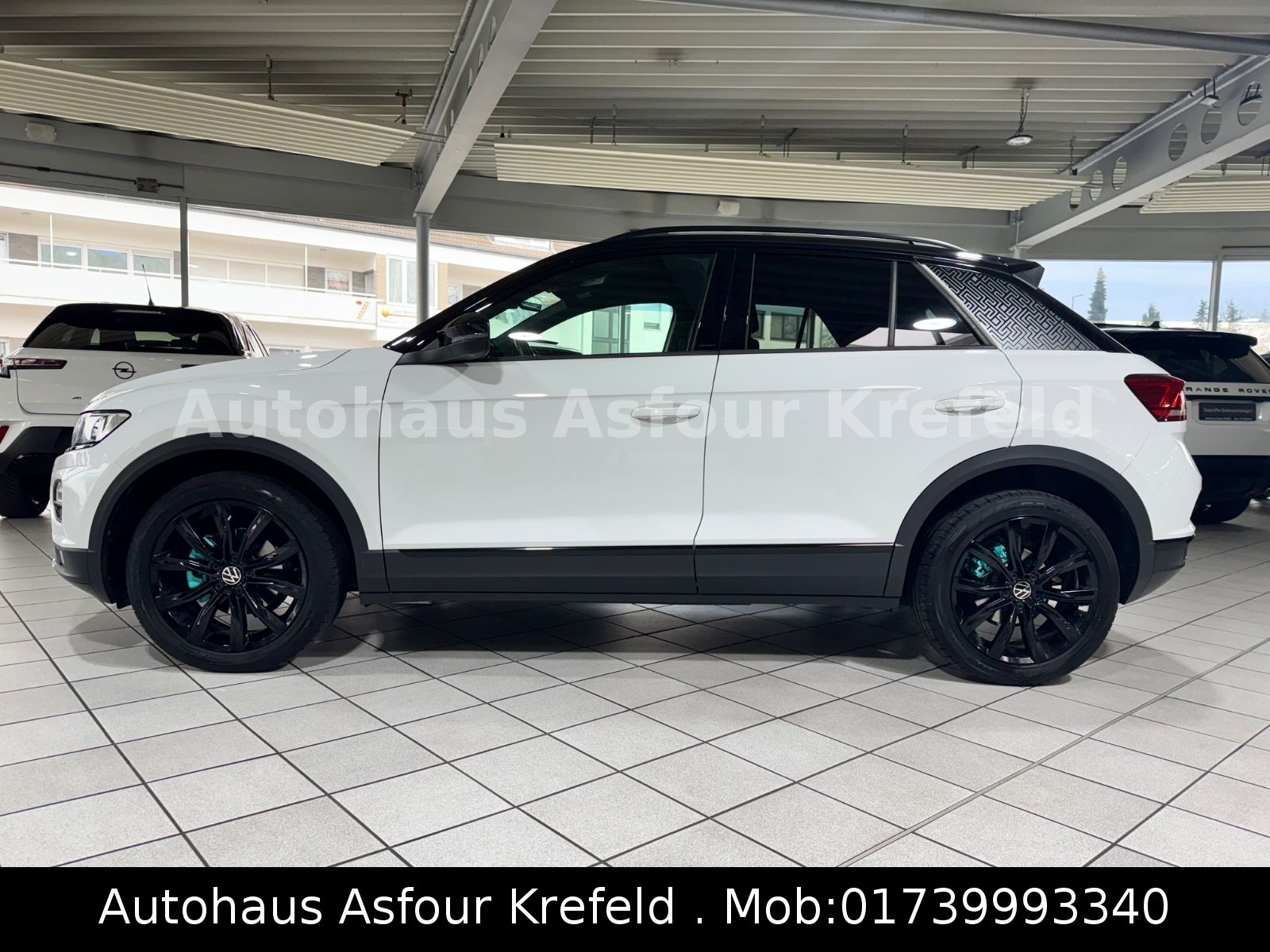Volkswagen T-Roc Sport Black - Samsaru's Car Outlet