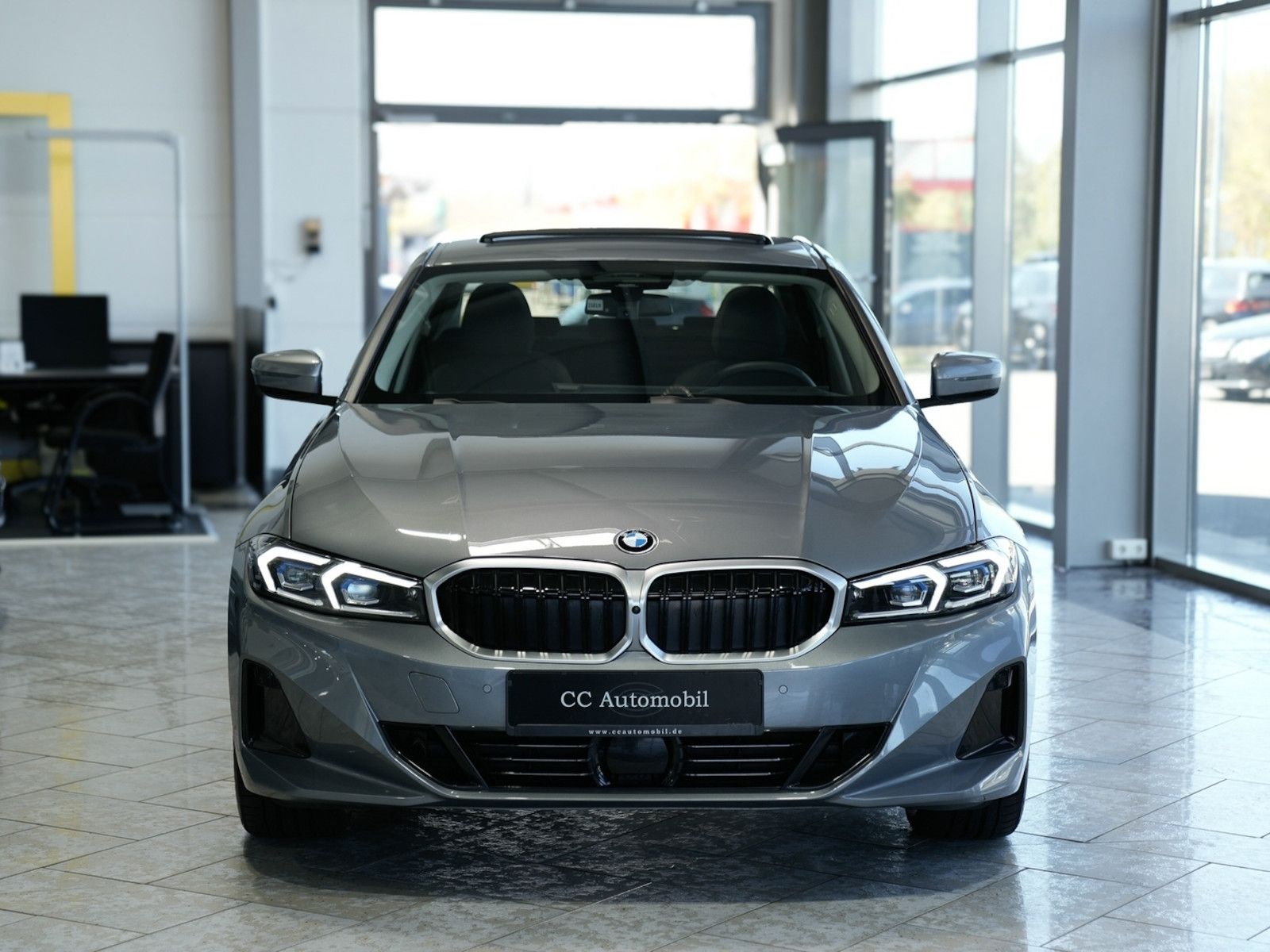 BMW 320d xDrive Memory Glasdach 360K Head-Up