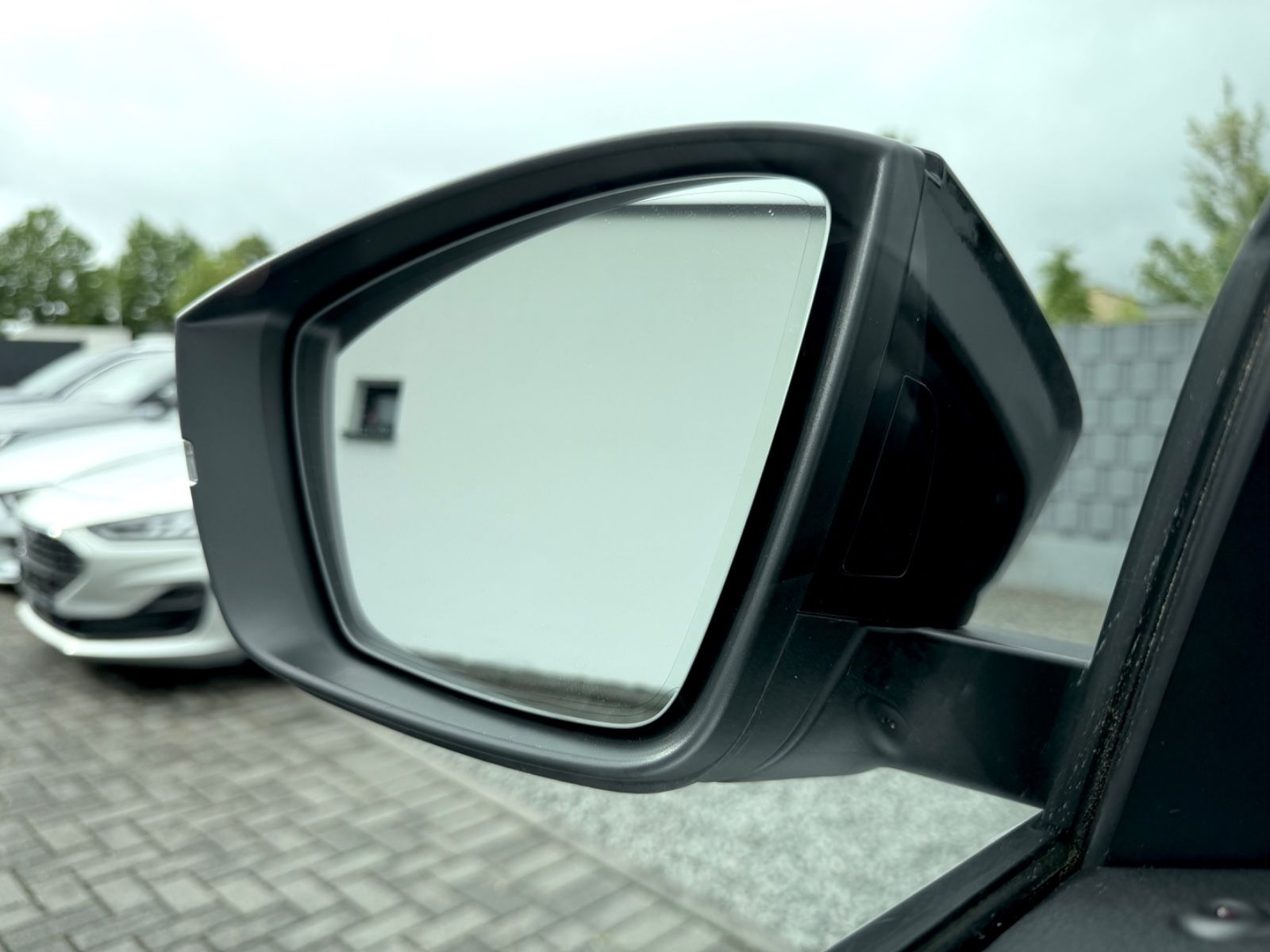 Skoda Karoq Sportline 2.0 TSI DSG 4x4/PANO/LED/ACC/AHK