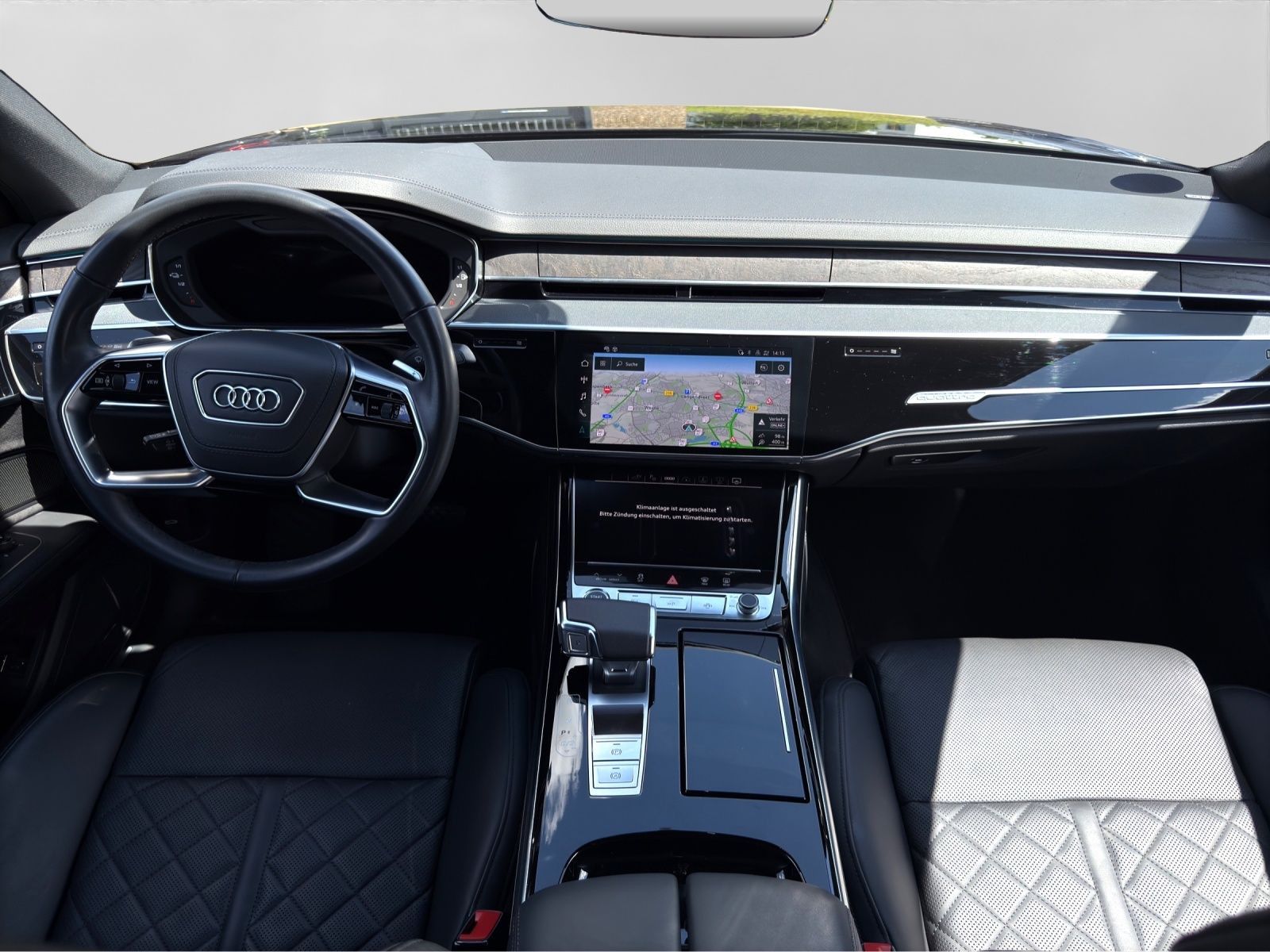 Audi A8 60 TFSIe Q LM20 - Samsaru's Car Outlet