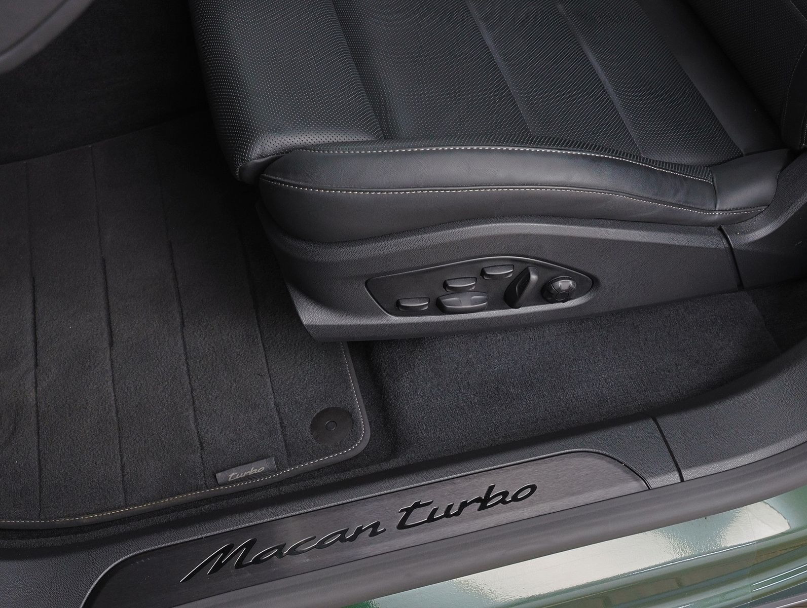 Porsche Macan Electric Turbo