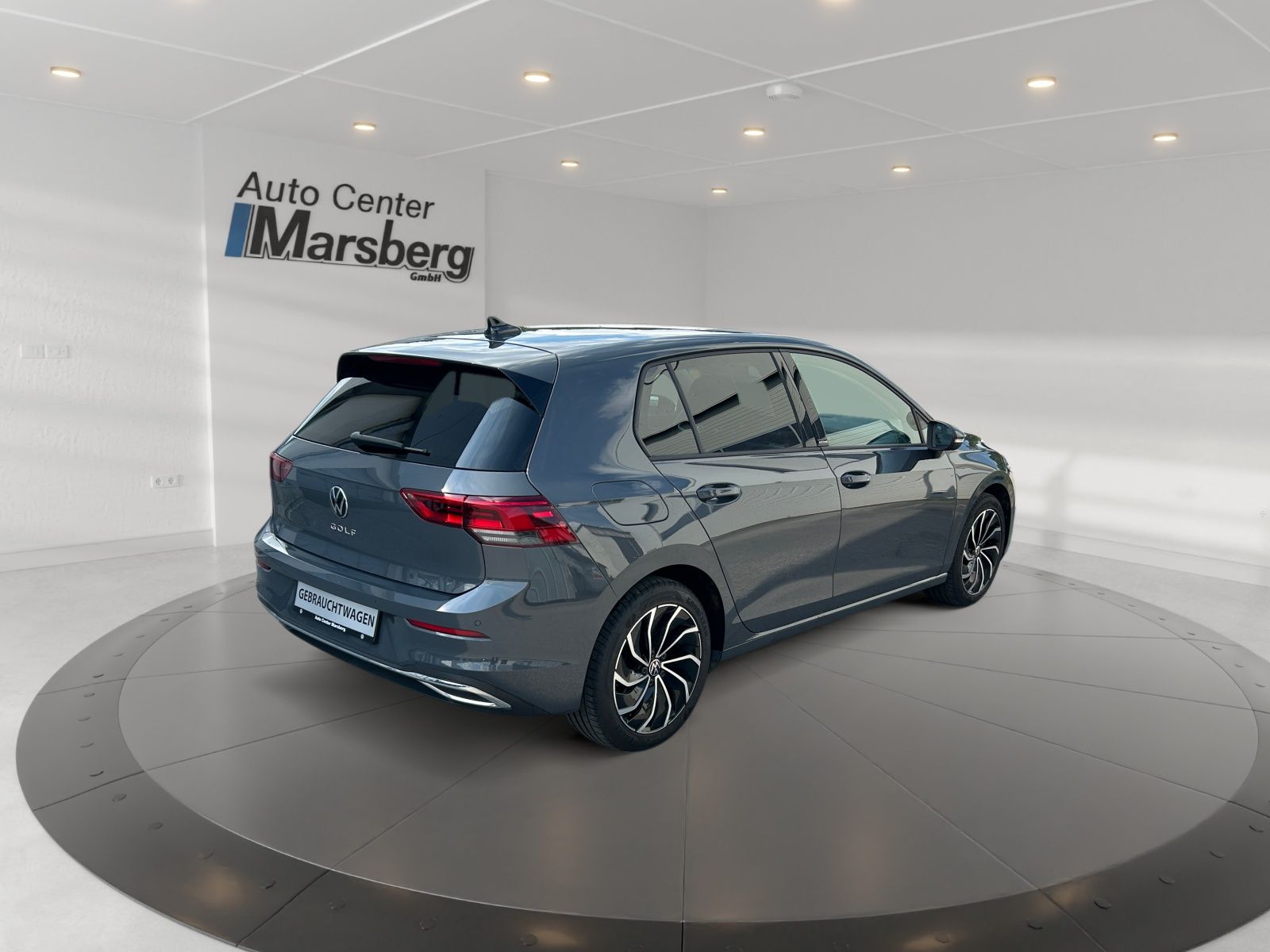 Volkswagen Golf VIII 1.5 TSI Life - Samsaru's Car Outlet
