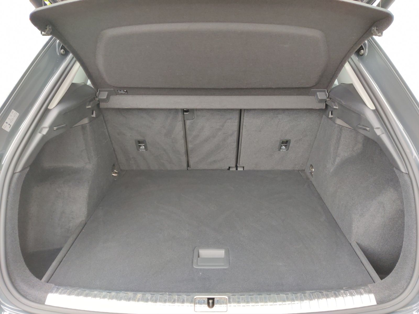 Audi Q3 40 TFSI quattro advanced - Samsaru's Car Outlet