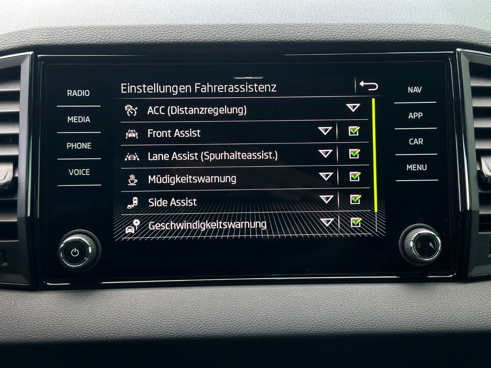 Skoda 150PS 4x4 DSG Sportline Matrix NAVI eHK LM18"AHK