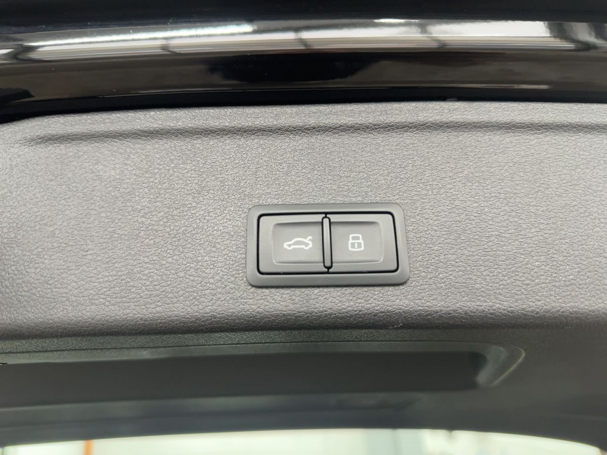 Audi A4 allroad qua. 45 TFSI AHK Matrix Pano STH