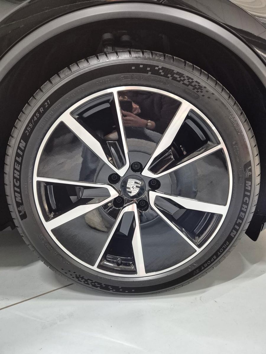 Porsche Macan 4 Electric