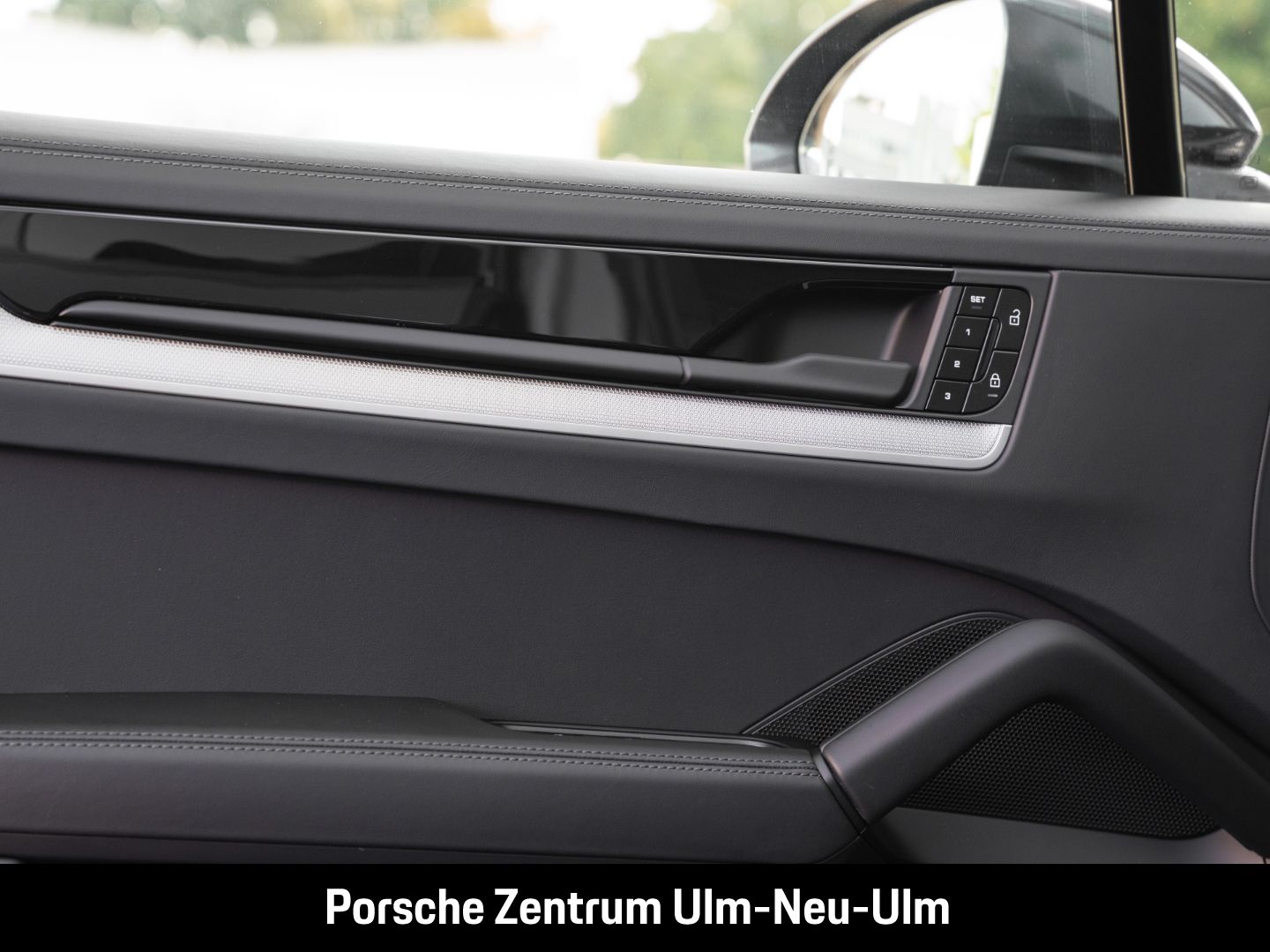 Porsche Cayenne E-Hybrid BOSE LED-Matrix Panoramadach