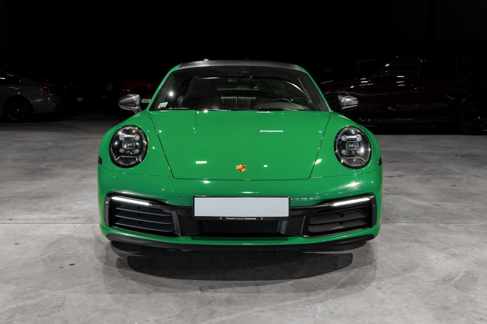 Porsche 992 Carrera - Samsaru's Car Outlet