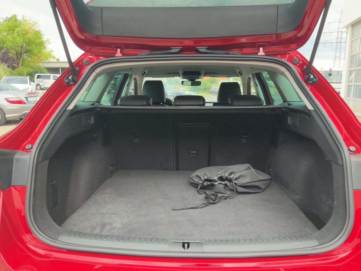 Seat Leon ST 1.4eHybrid XCELLENCE LED+NAV+SHZ+AHK+RFK