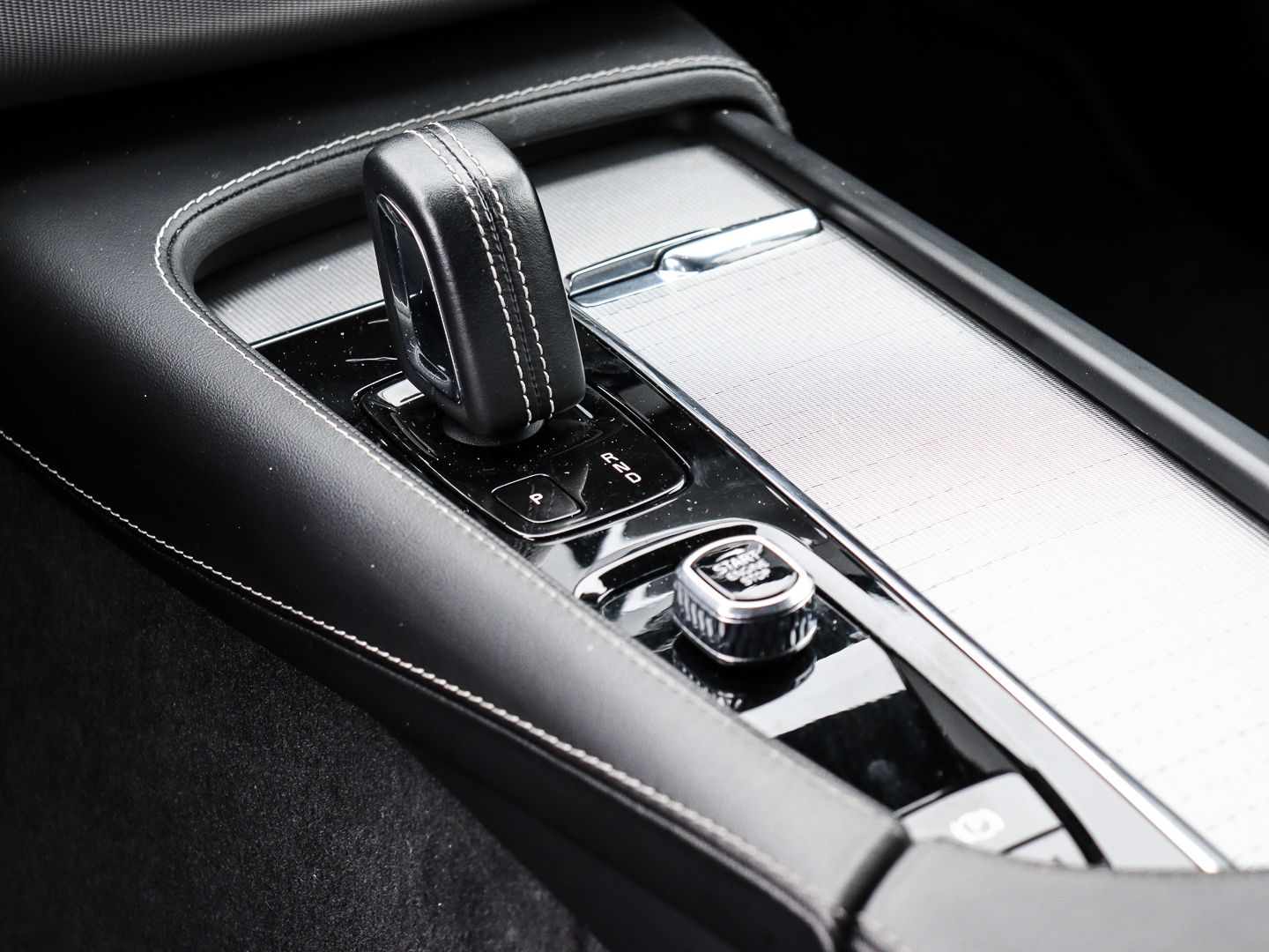 Volvo XC90 R Design AWD B5 Diesel EU6d AD AHK Navi Dig