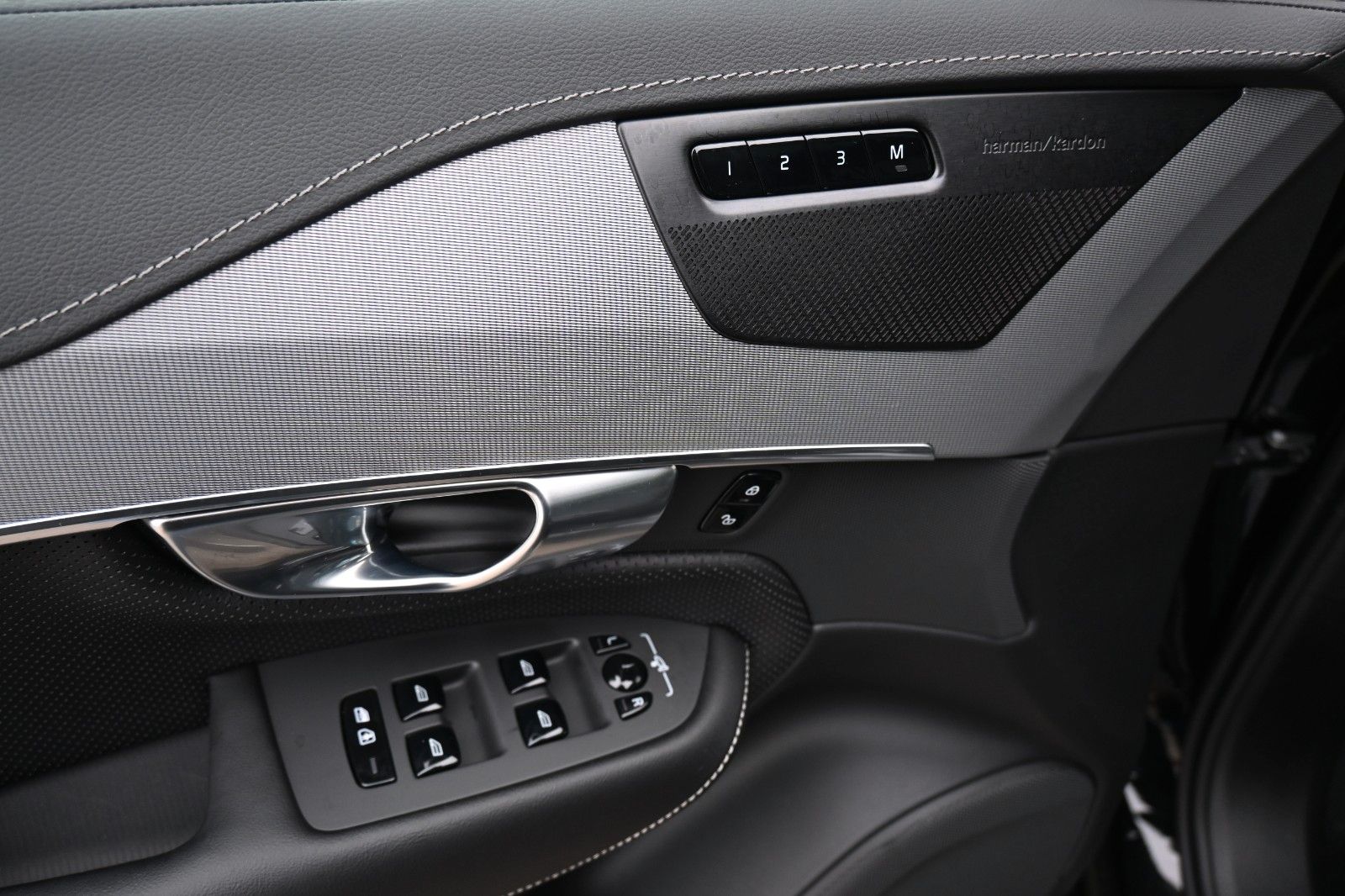 Volvo XC90 B5 D AWD Ultimate Dark*STDHZG*LUFT*360°*ACC