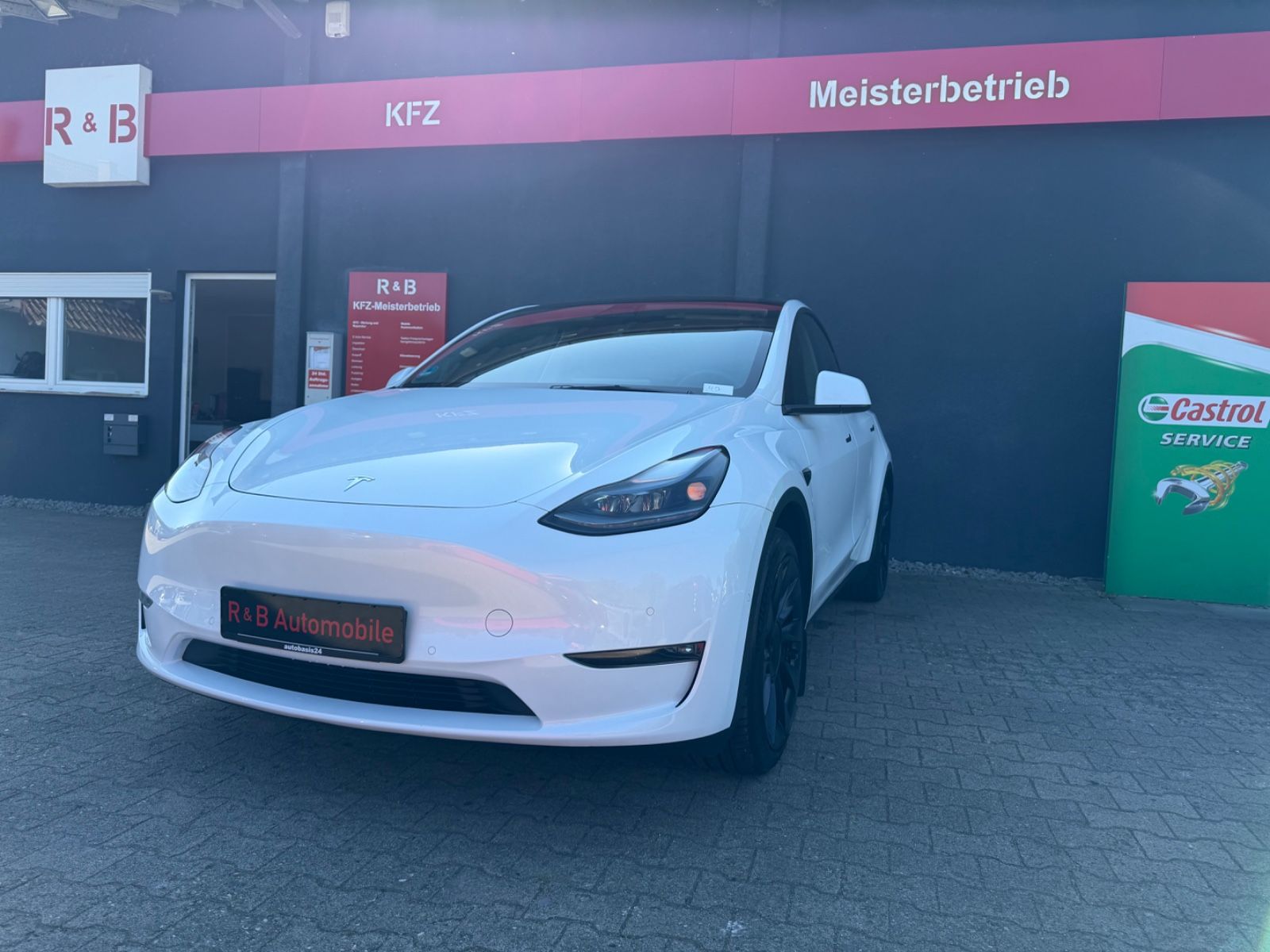 Tesla Model Y Long Range Dual AWD*360Kamera*1xHand*Übe