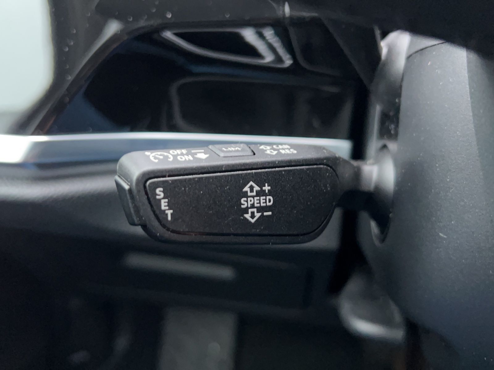 Audi Q3 40 TFSI qu S-tronic - Samsaru's Car Outlet