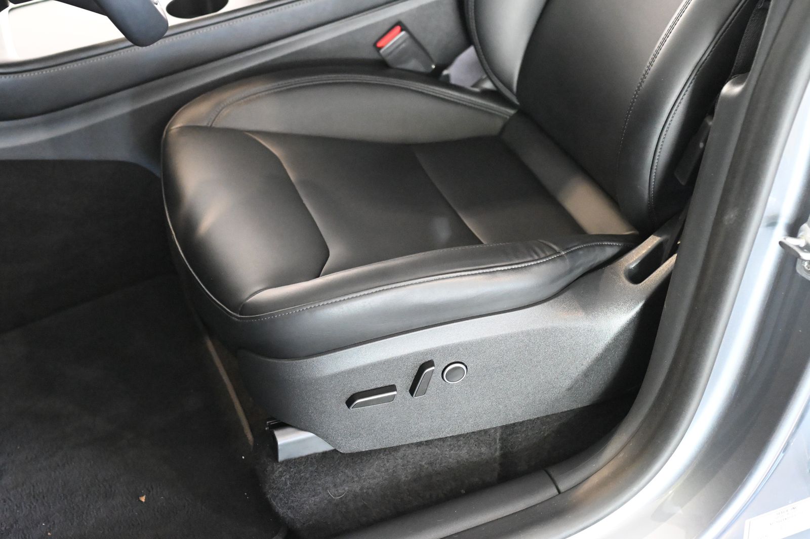Tesla Model Y Long Range Dual AWD Pano ACC 20"