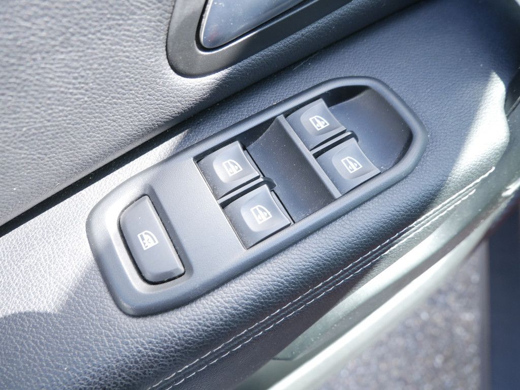 Dacia Duster Prestige TCe 100 ECO-G 2WD - Samsaru's Car Outlet
