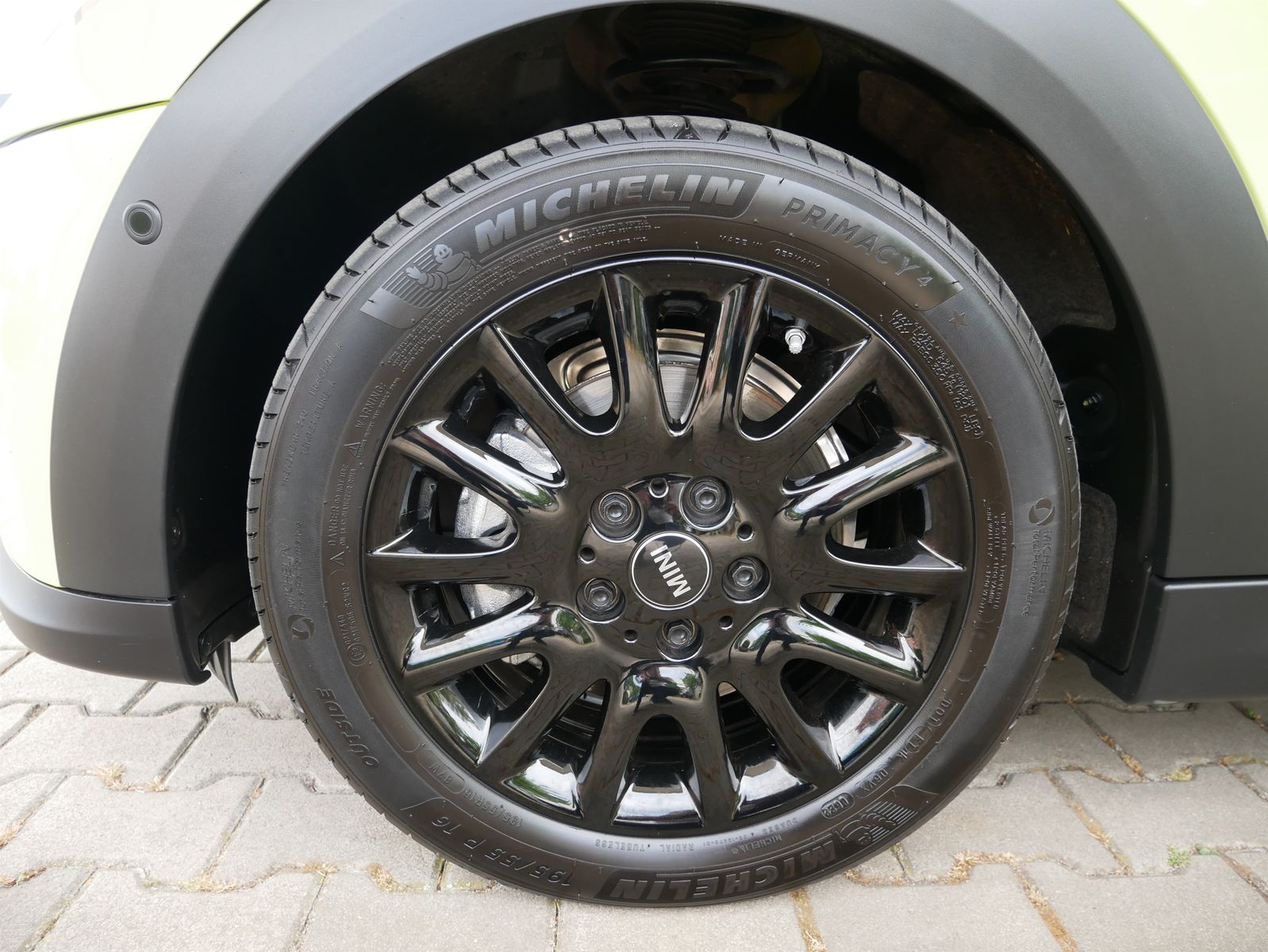 MINI Cooper Cabrio - Samsaru's Car Outlet