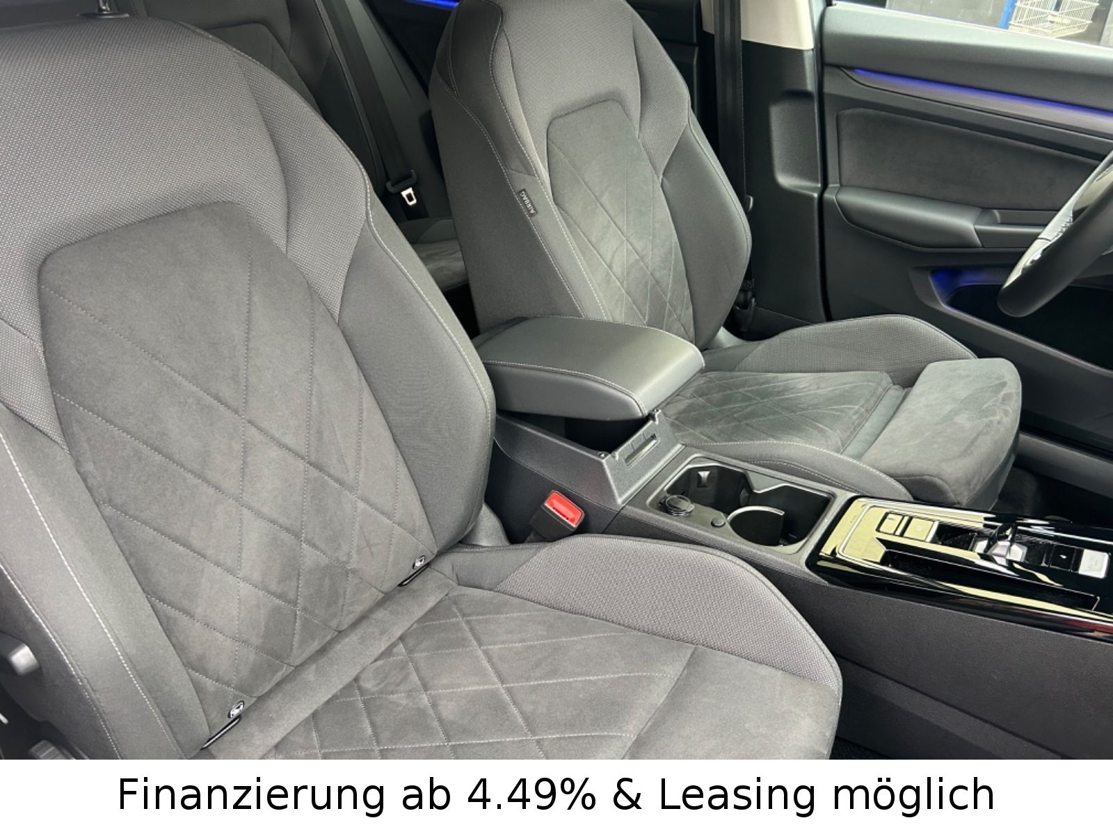 Volkswagen Golf 8 2.0 Variant Style DSG - Samsaru's Car Outlet