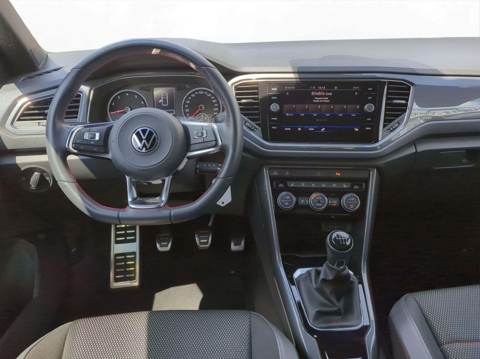 Volkswagen T-Roc 1.5 TSI Sport - Samsaru's Car Outlet