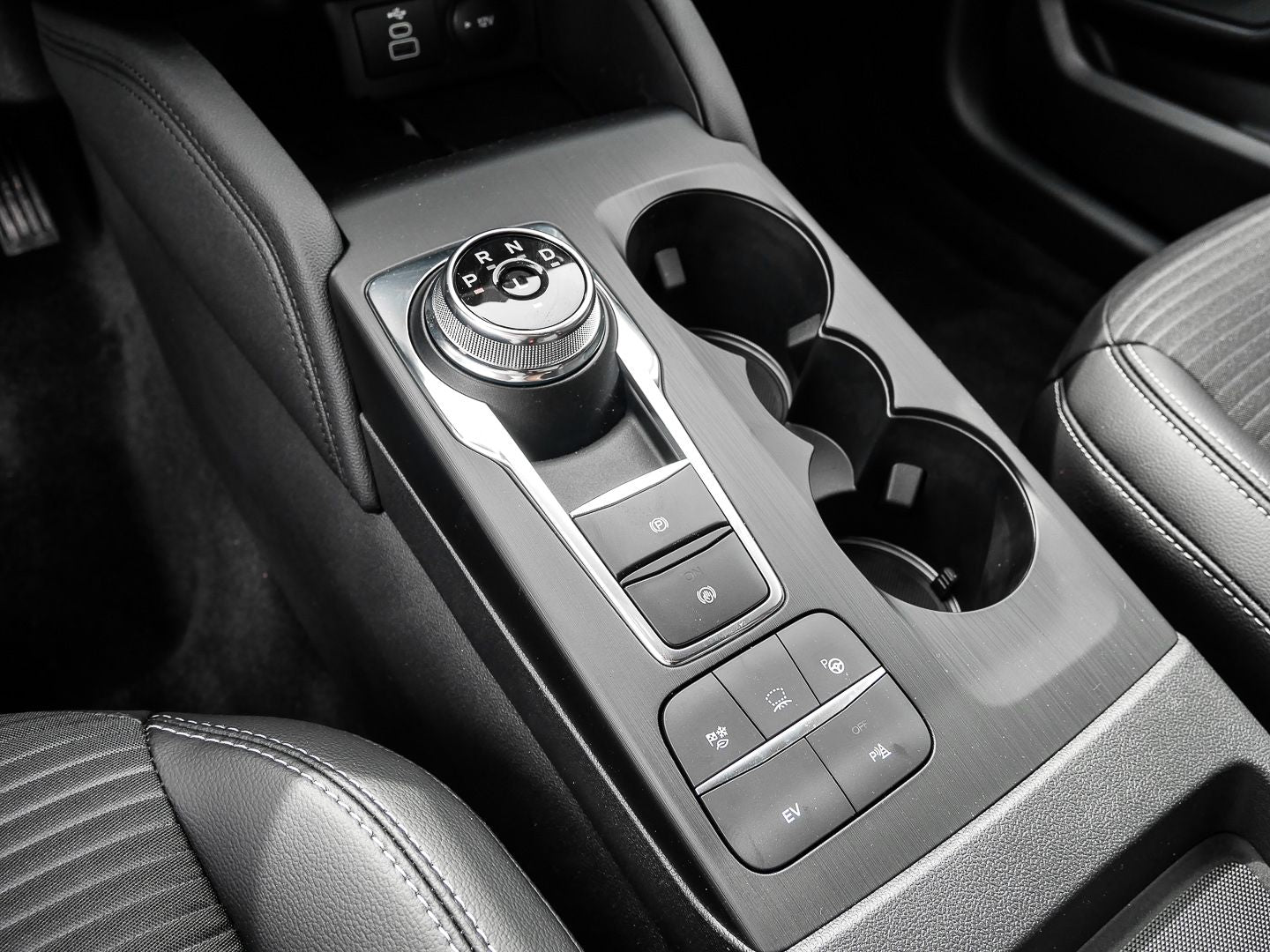 Ford Kuga Titanium X PHEV - Samsaru's Car Outlet