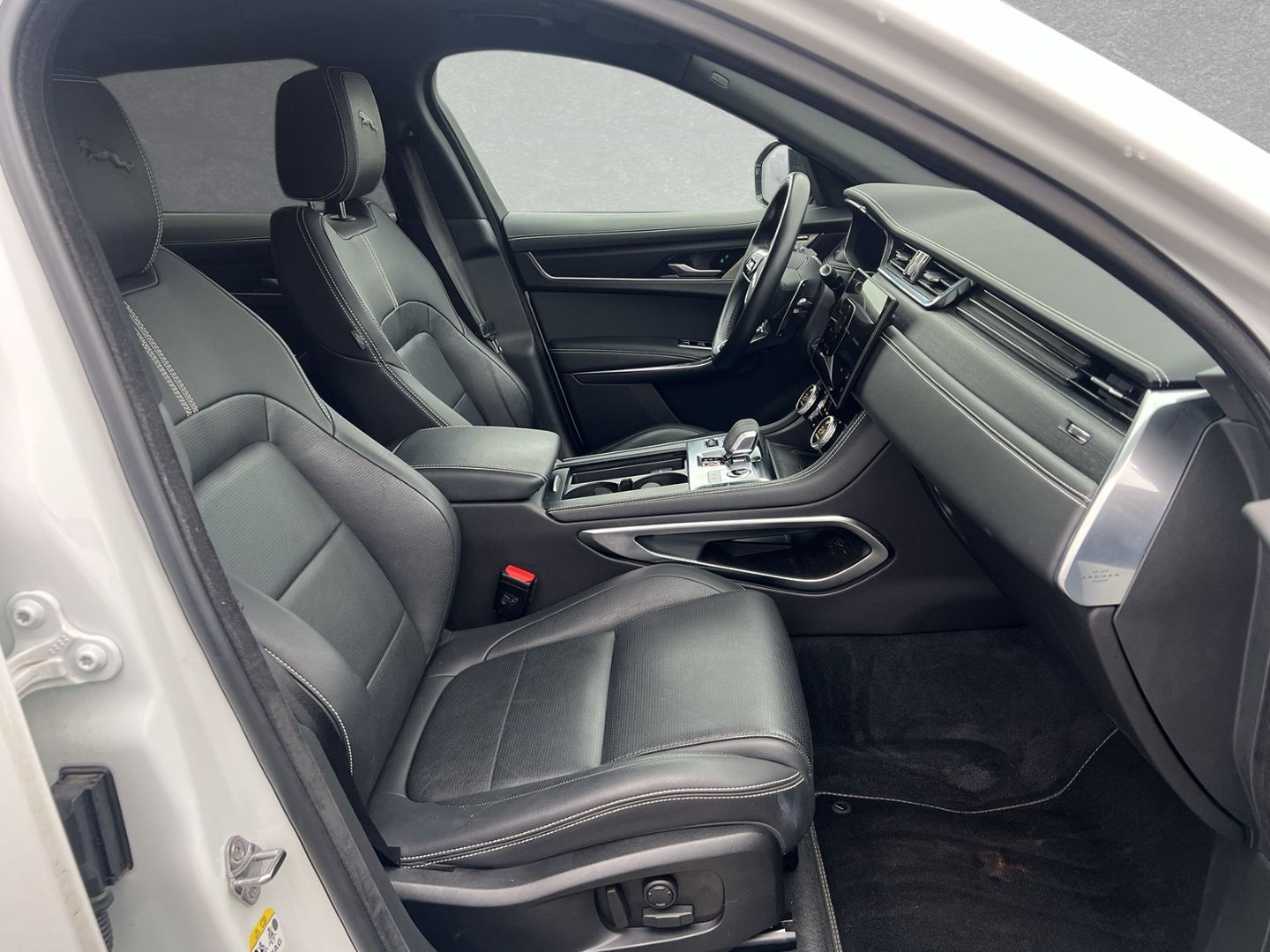 Jaguar F-Pace D300 R-Dynamic Black *PanoSD*