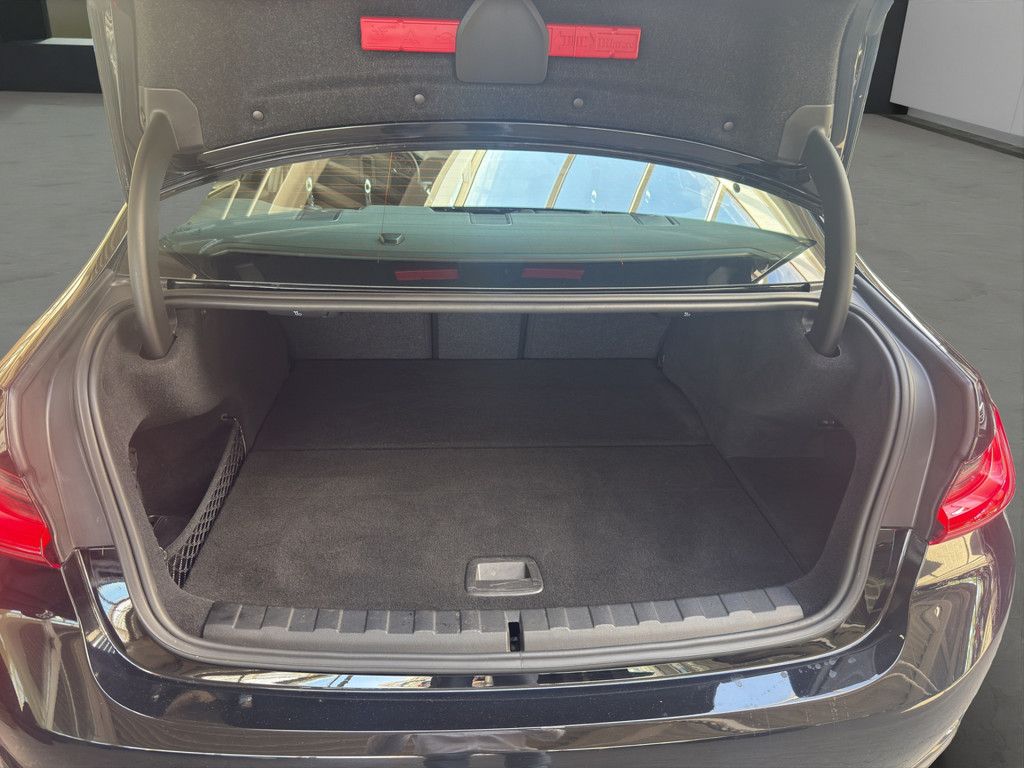 BMW 330e Lim. Advantage - Samsaru's Car Outlet