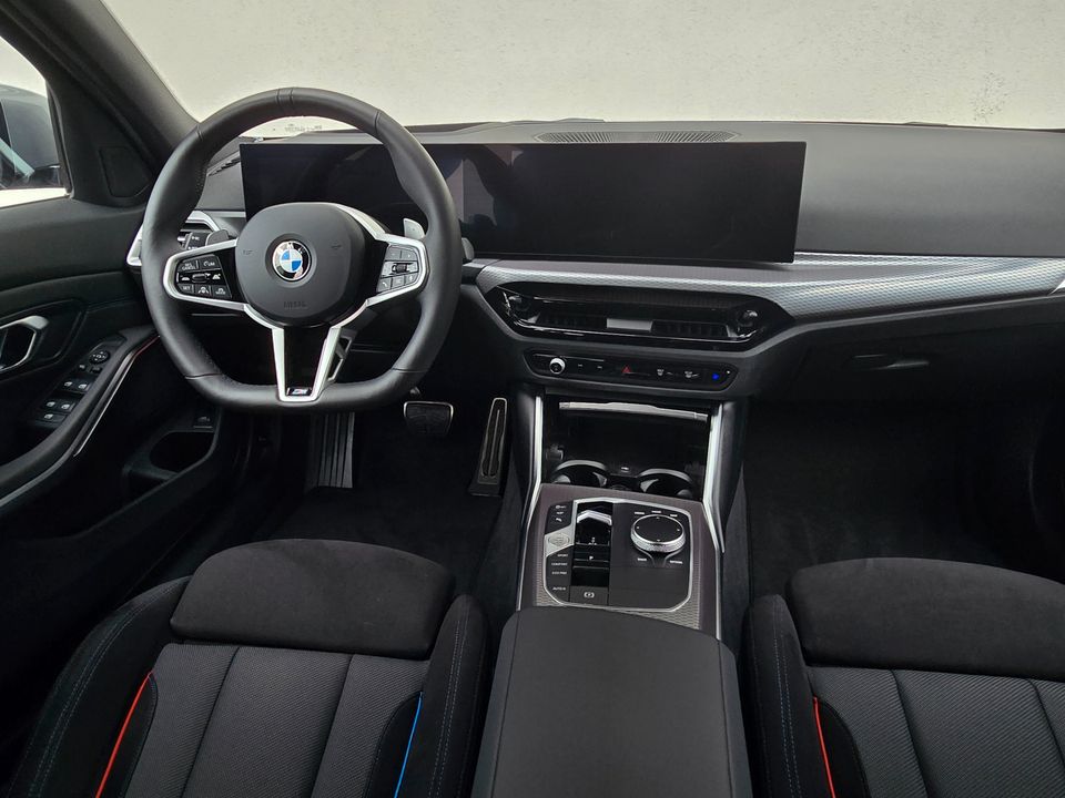 BMW 320d xDrive Touring M Sportpaket*ab 3,99% eff.*
