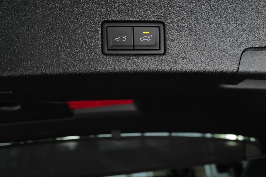 Volkswagen Touareg 3.0TDI R-Line BlackStyle Allradlenk StdH