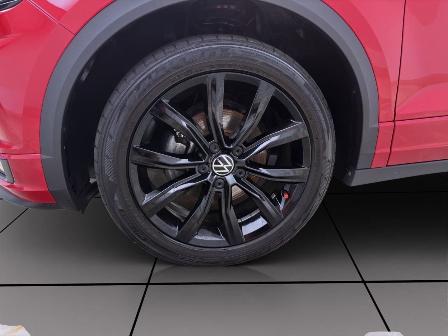 Volkswagen T-Roc 1.5 TSI R-LINE - Samsaru's Car Outlet