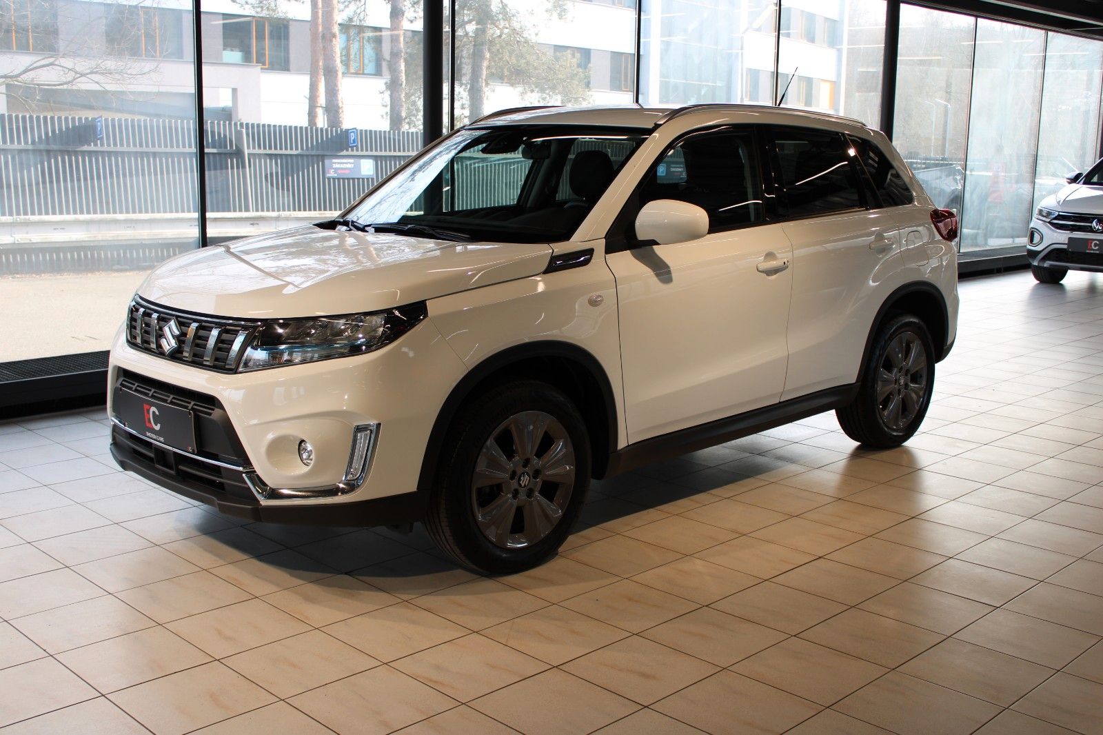 Suzuki Vitara 1.5 Hybrid Comfort - Samsaru's Car Outlet