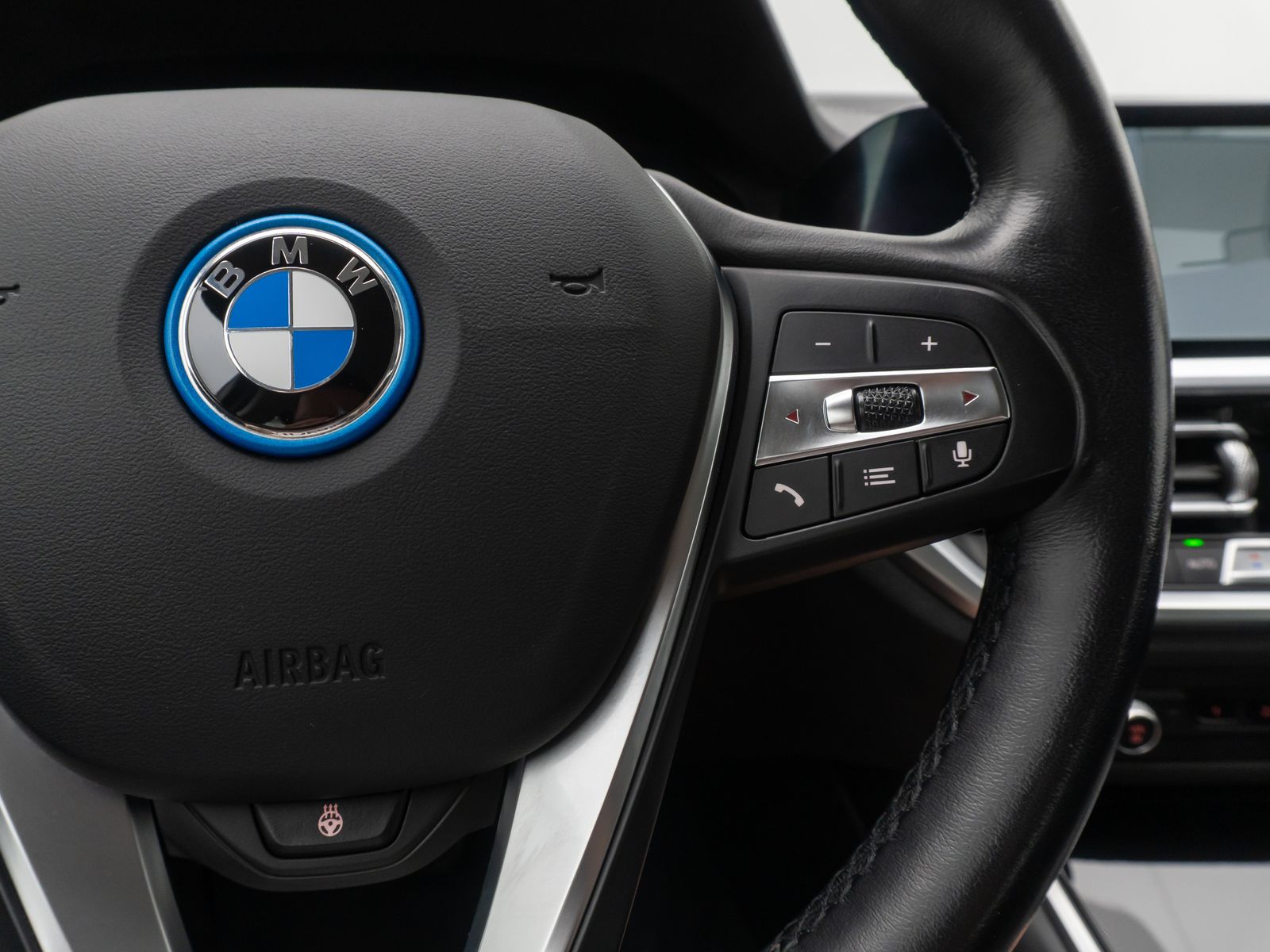 BMW 320e Sport Line - Samsaru's Car Outlet