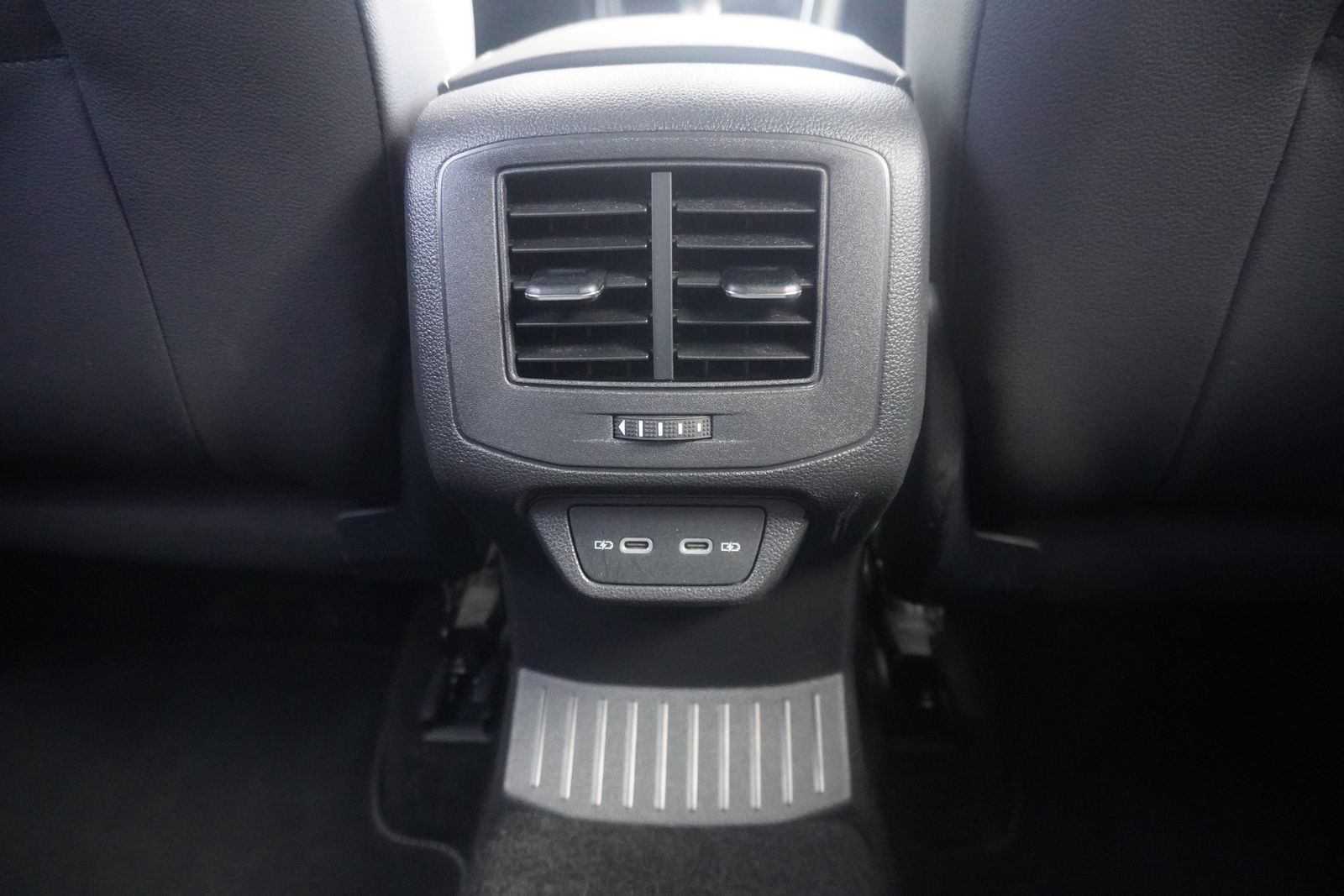 Volkswagen T-Roc 2.0 TSI R 4Motion DSG - Samsaru's Car Outlet