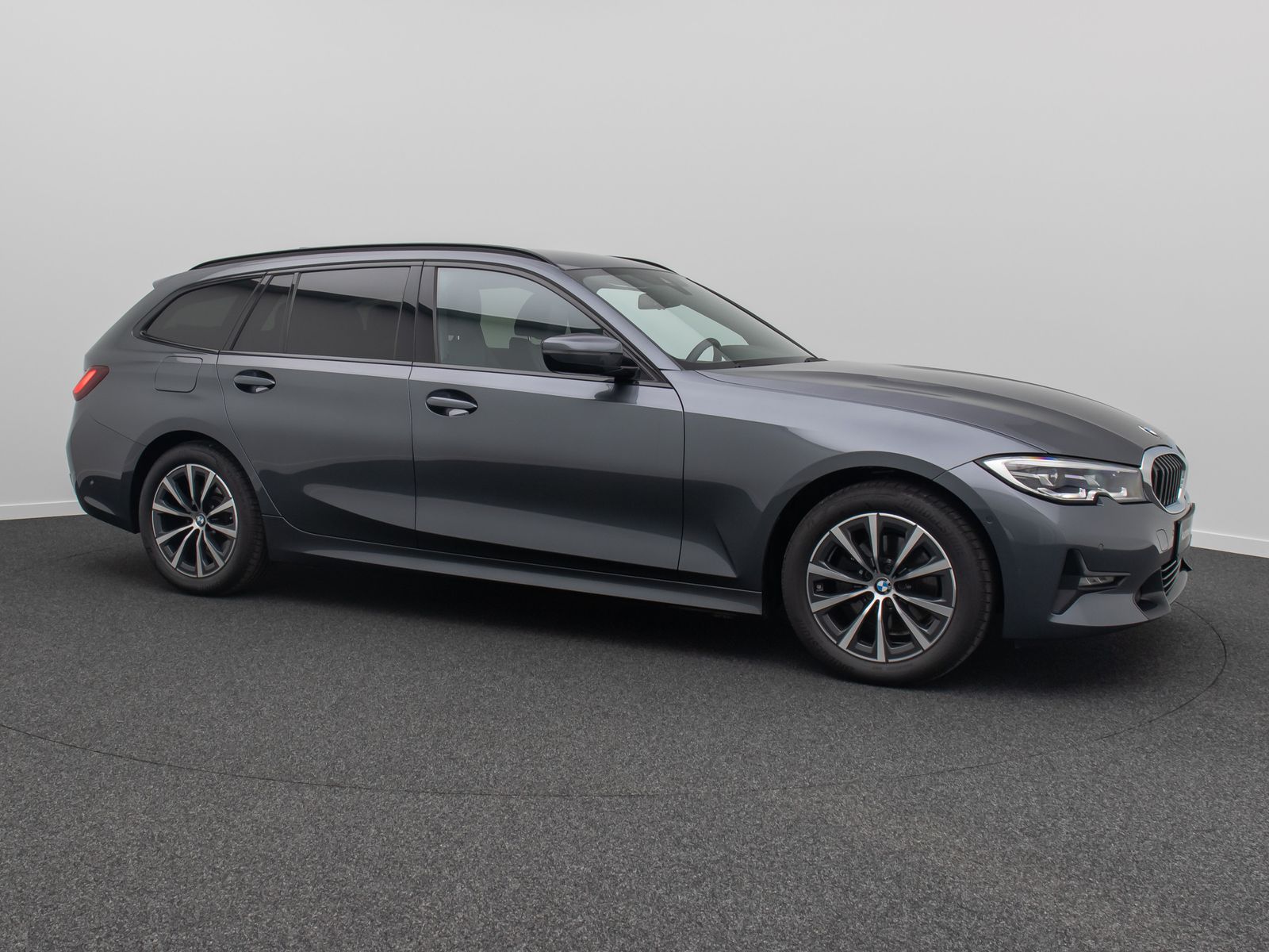 BMW 320d Sport Line - Samsaru's Car Outlet