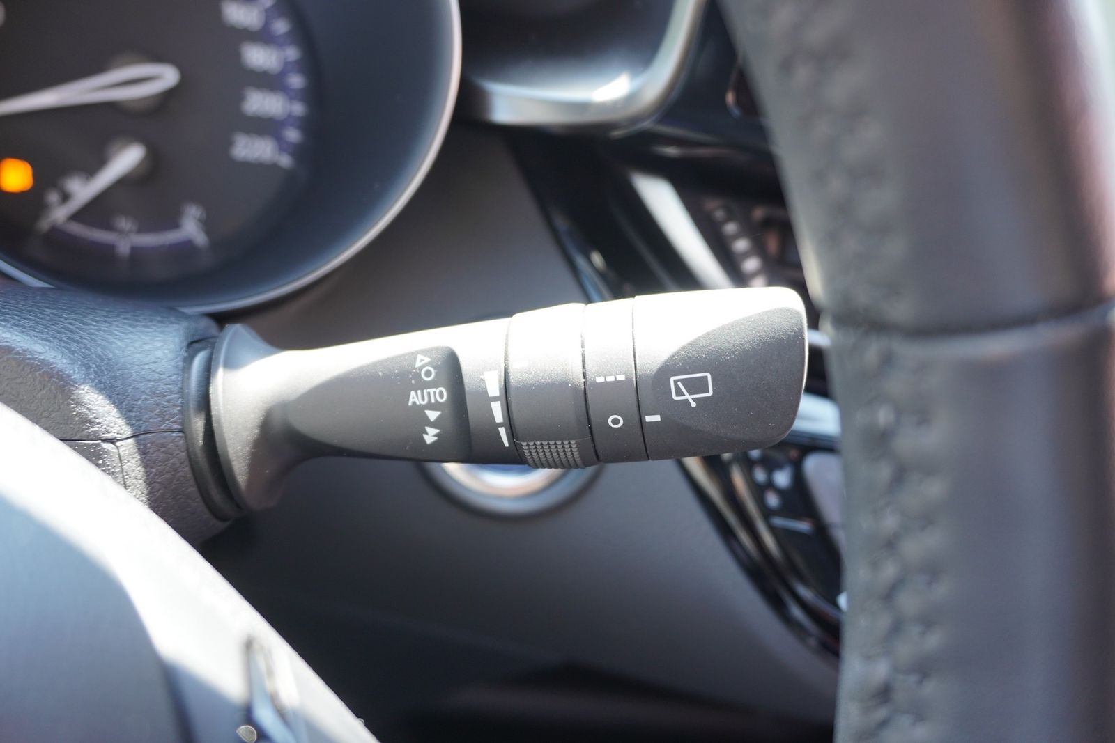 Toyota C-HR 1.8 Hybrid - Samsaru's Car Outlet