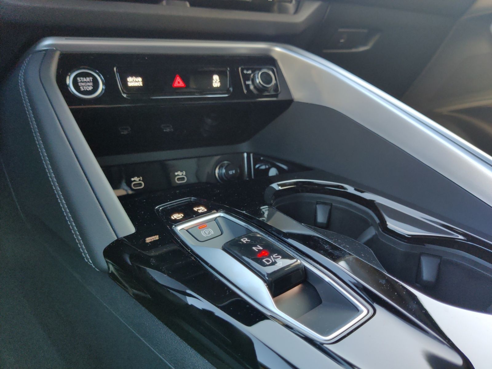 Audi Q5 TDI quattro S tronic - Samsaru's Car Outlet