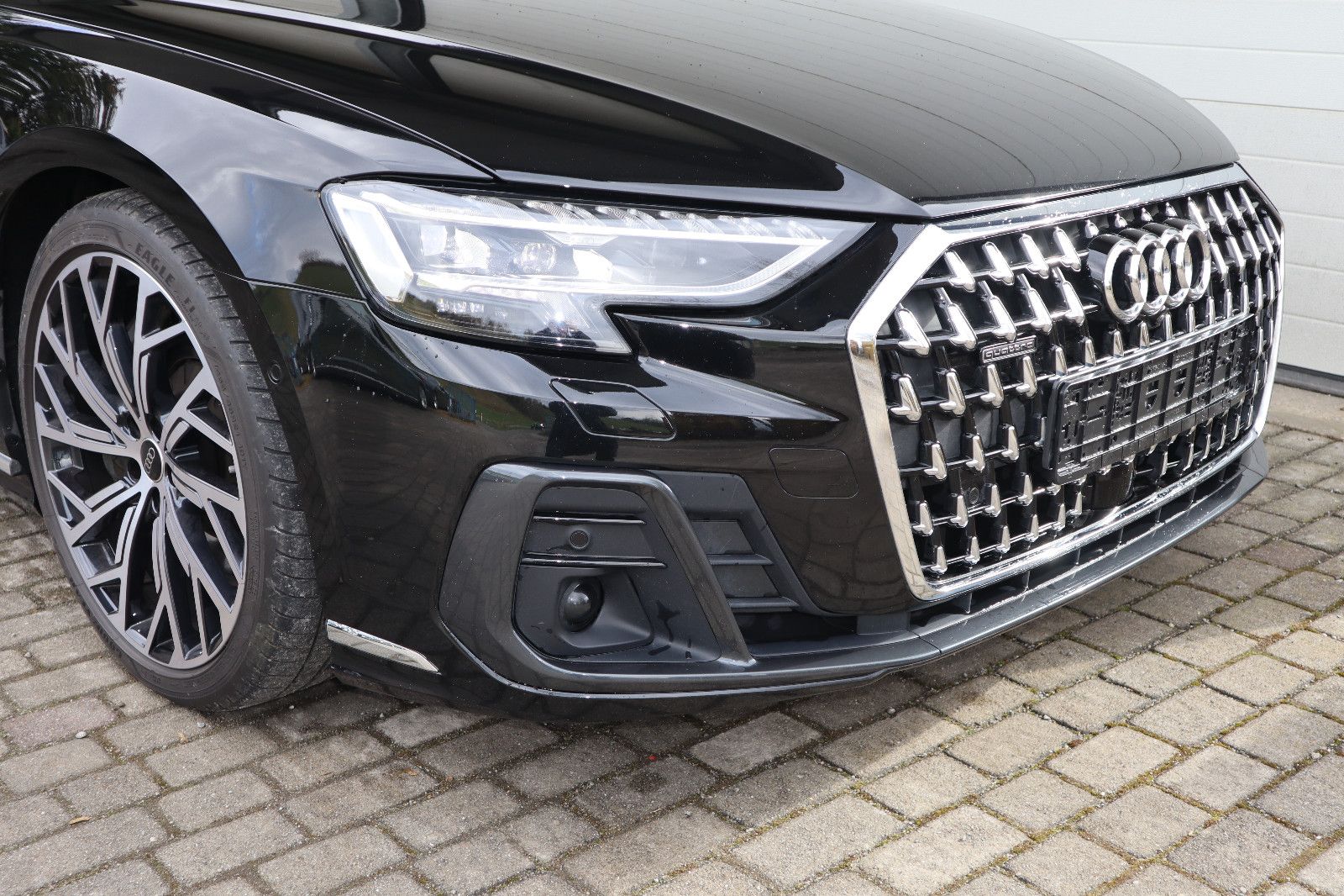 Audi A8L 60 TFSIe lang exclusive - Samsaru's Car Outlet
