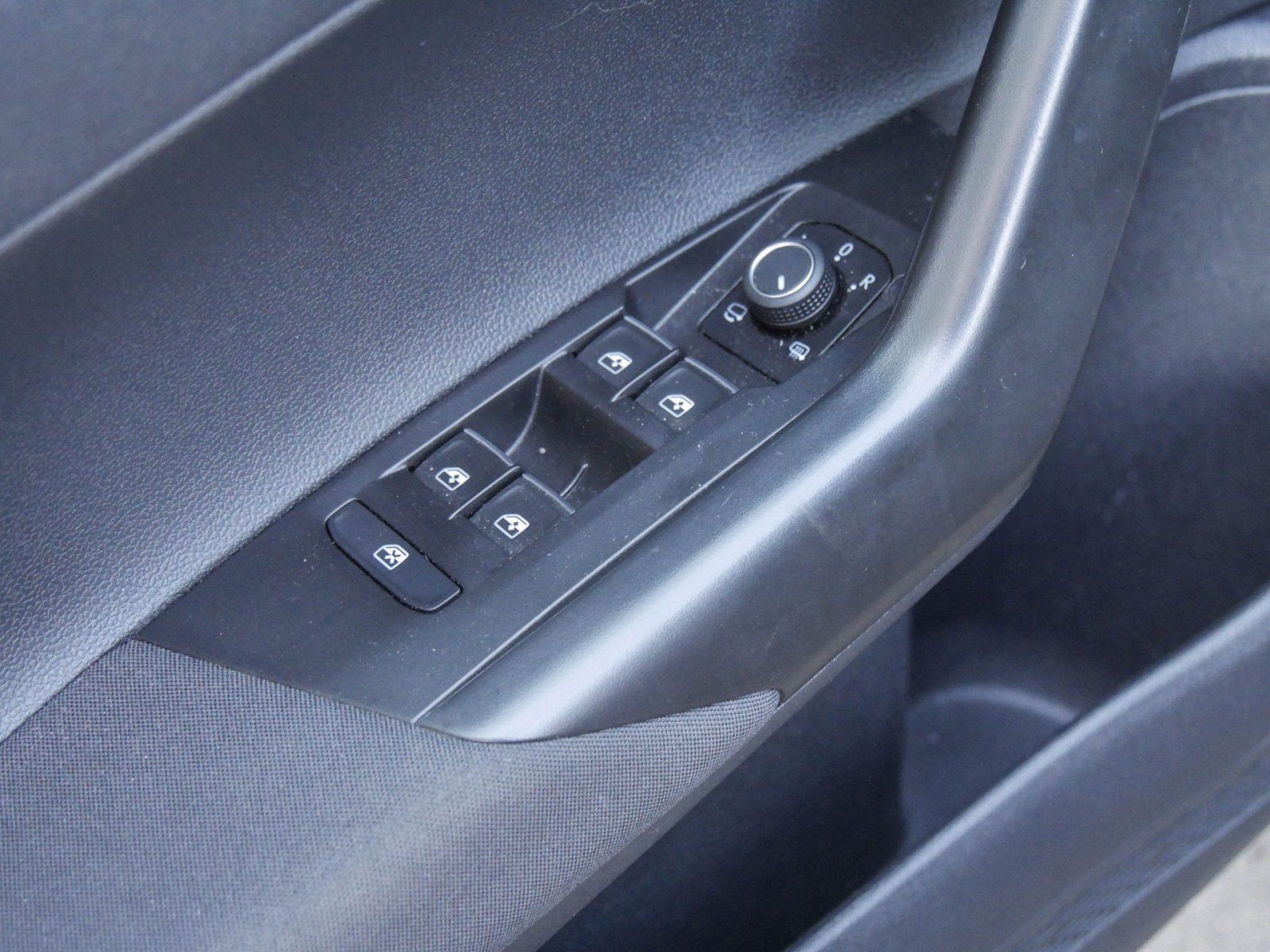 Volkswagen Taigo 1.5 TSI R-Line - Samsaru's Car Outlet