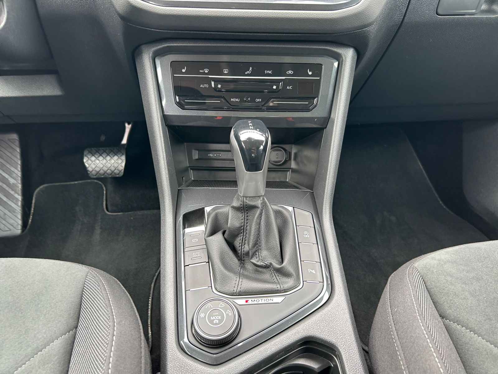 Volkswagen Tiguan 2.0 TSI BMT 4Motion Elegance - Samsaru's Car Outlet